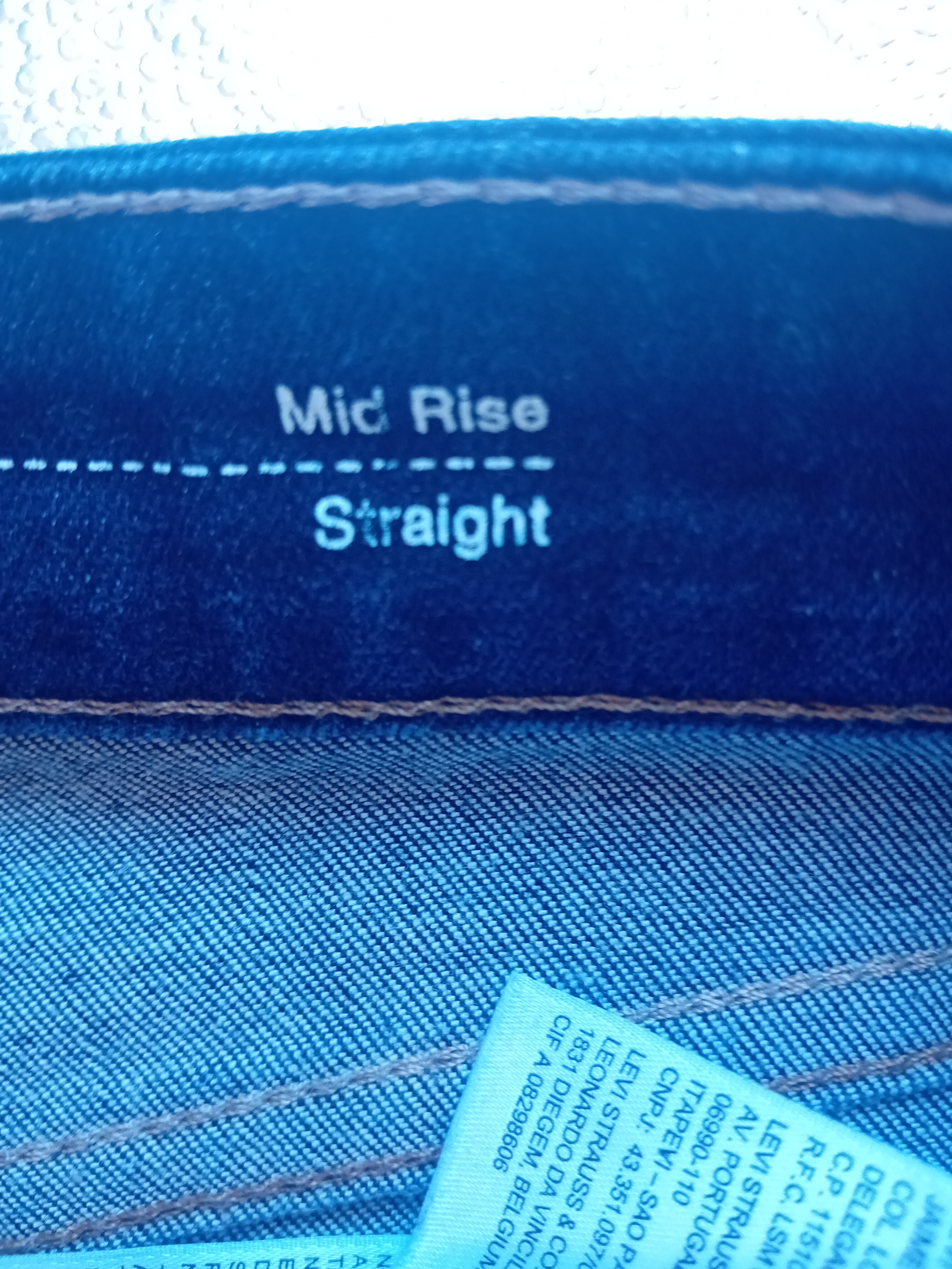 Jean Levis Demi Curve Mid Rise Straight W26