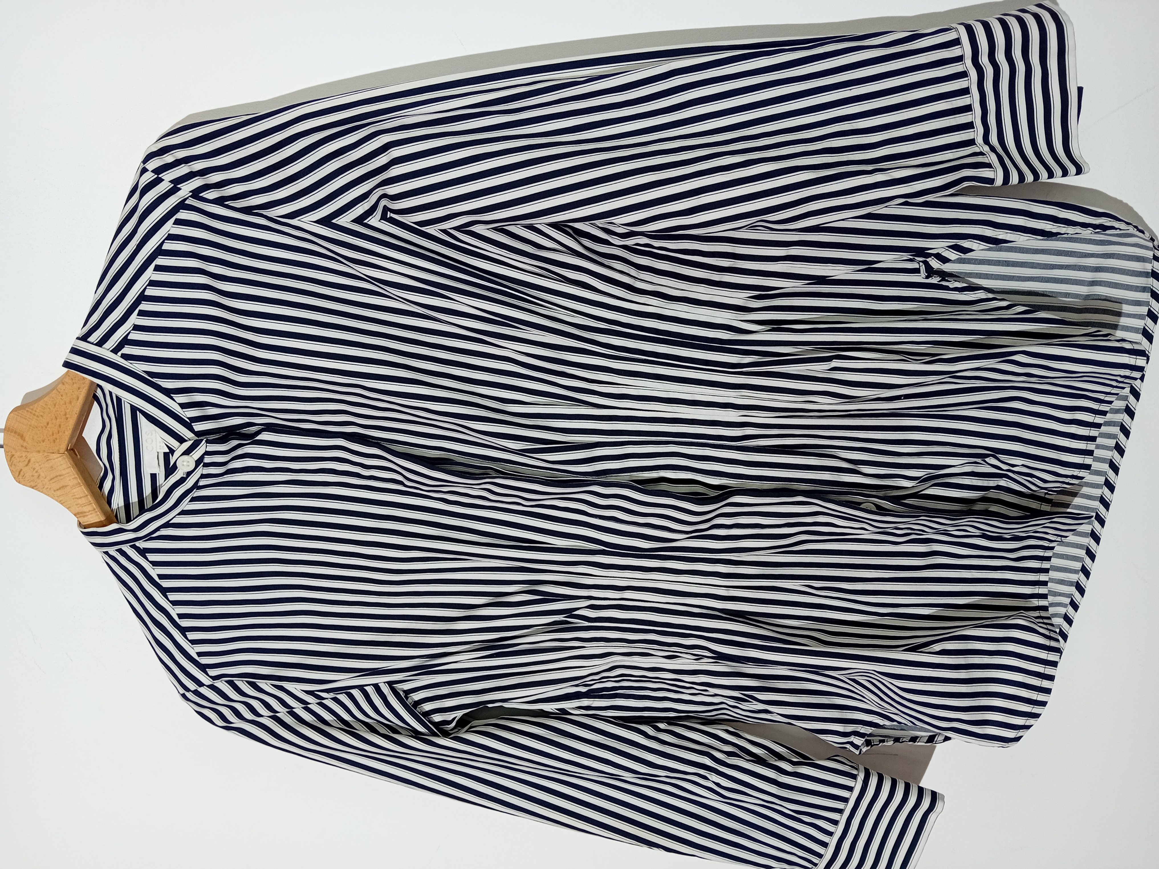 Chemise ceintrée rayée bleu marine et blanc COS