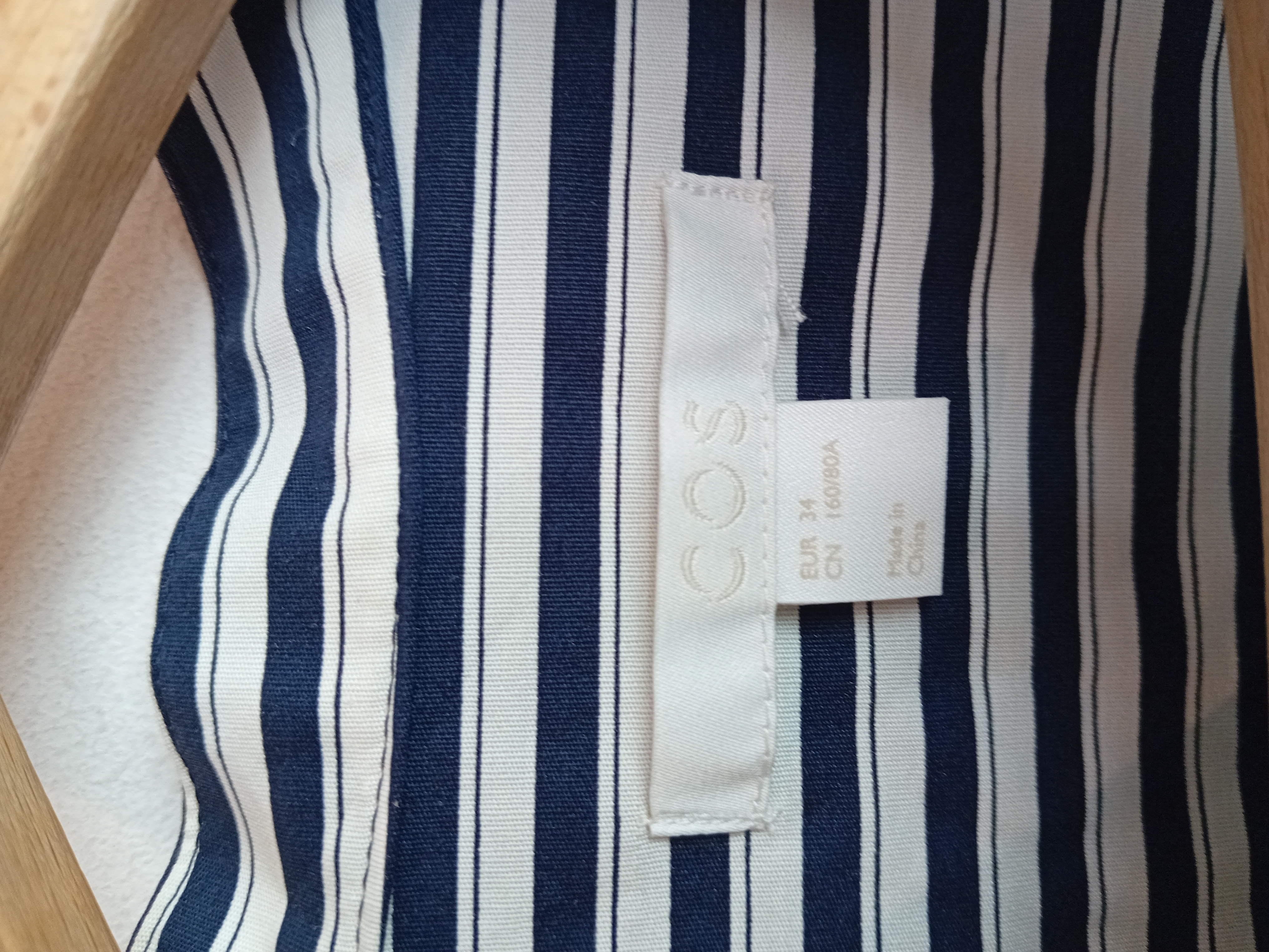 Chemise ceintrée rayée bleu marine et blanc COS