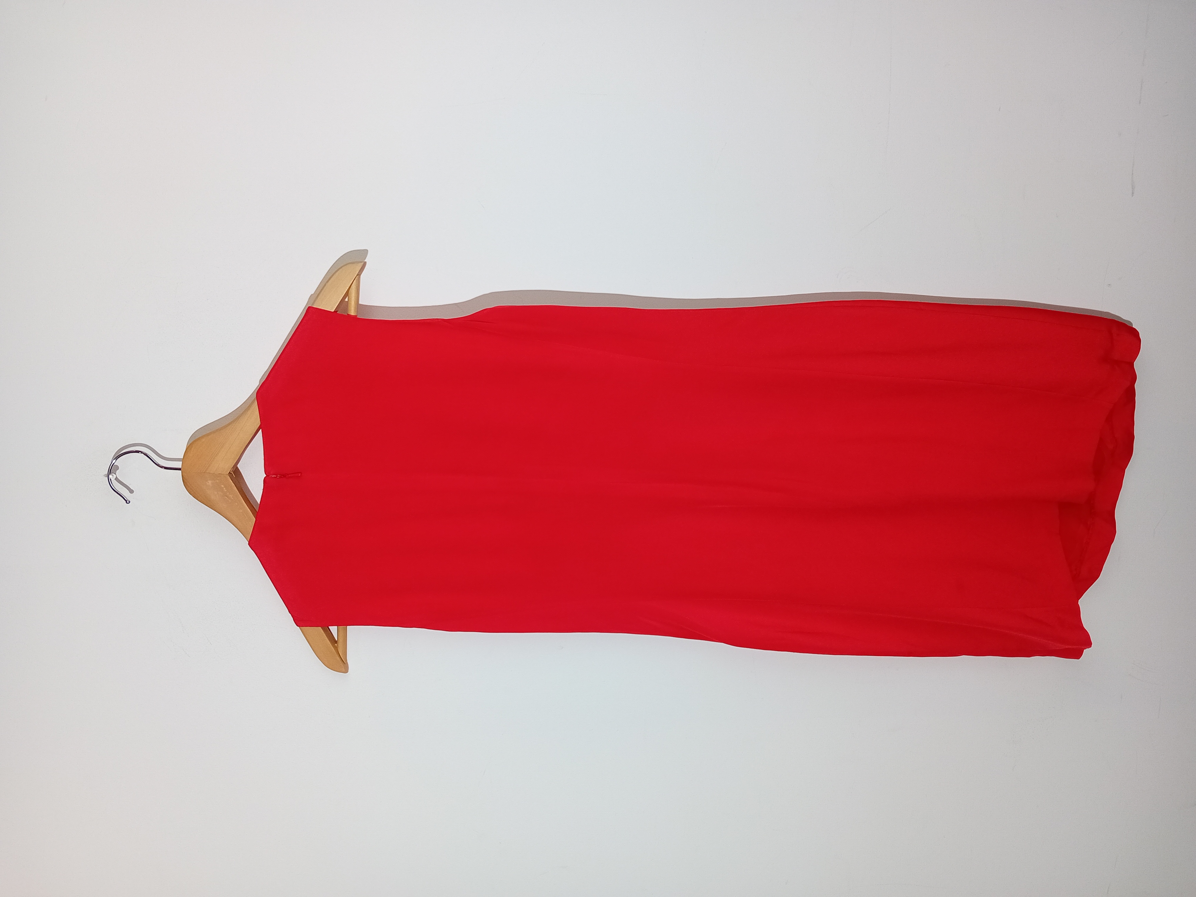 Robe rouge en soie avec perles Apostrophe