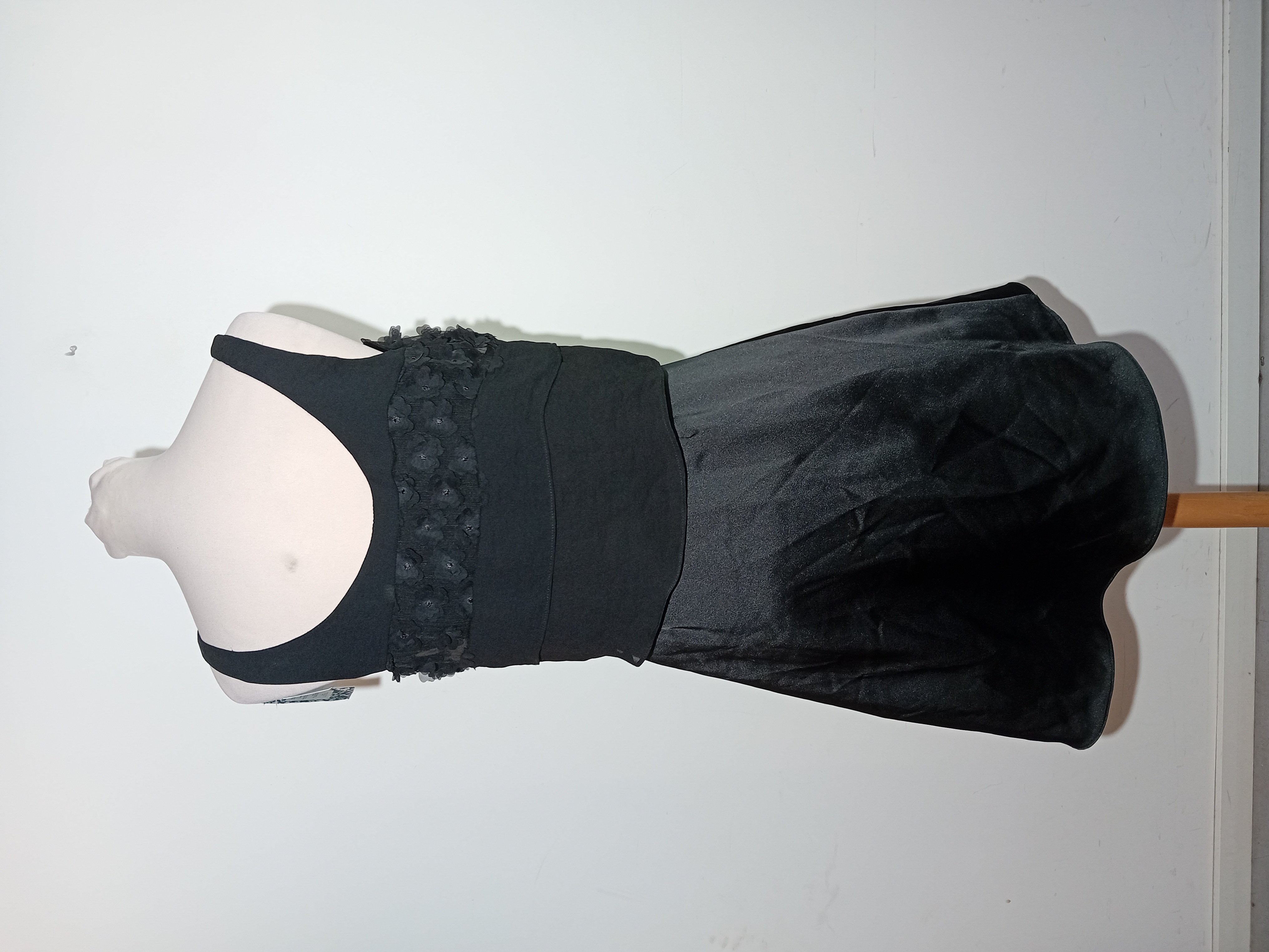 Robe Noire Chic Fleurs M