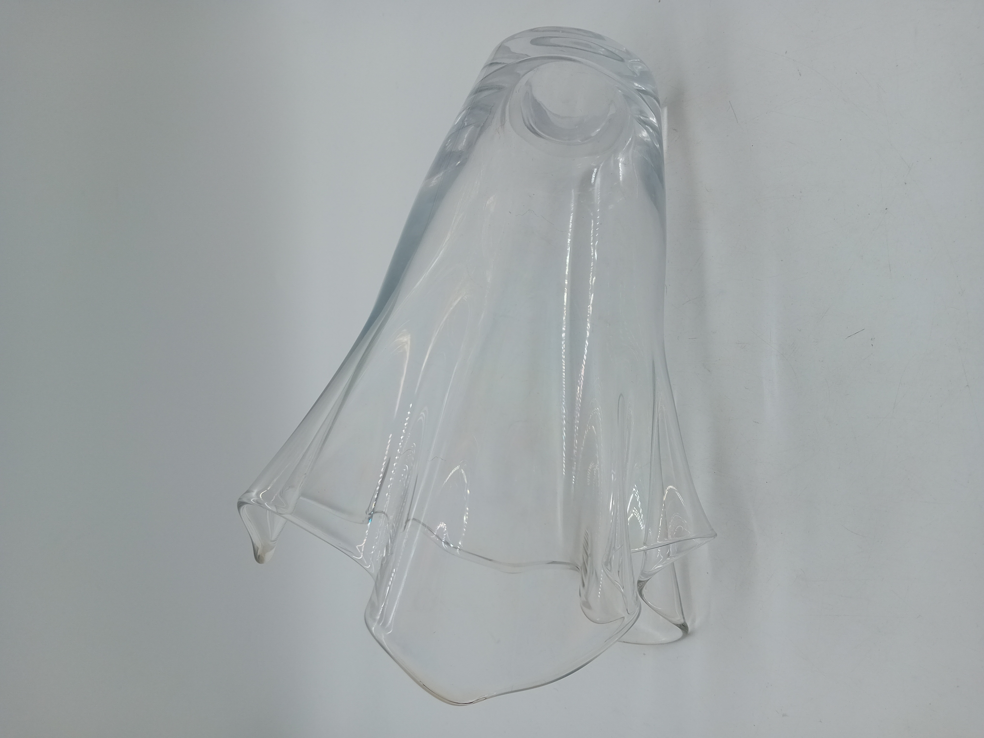 Vase En Verre Transparent Ondulé Design