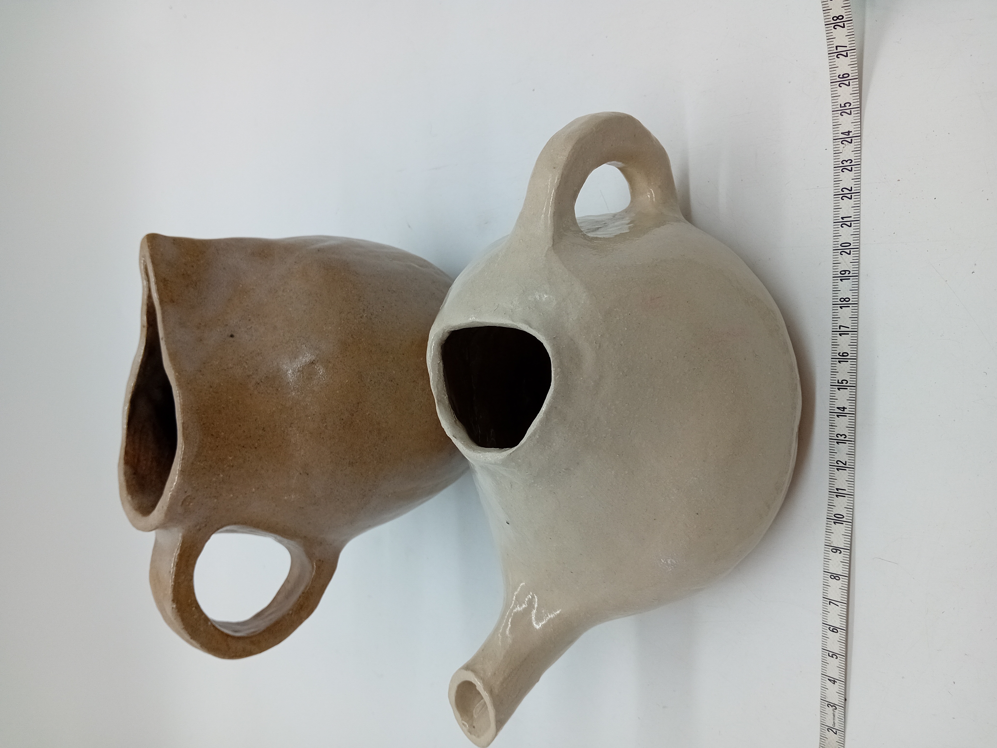 Duo De Pichets Artisanaux En Grès