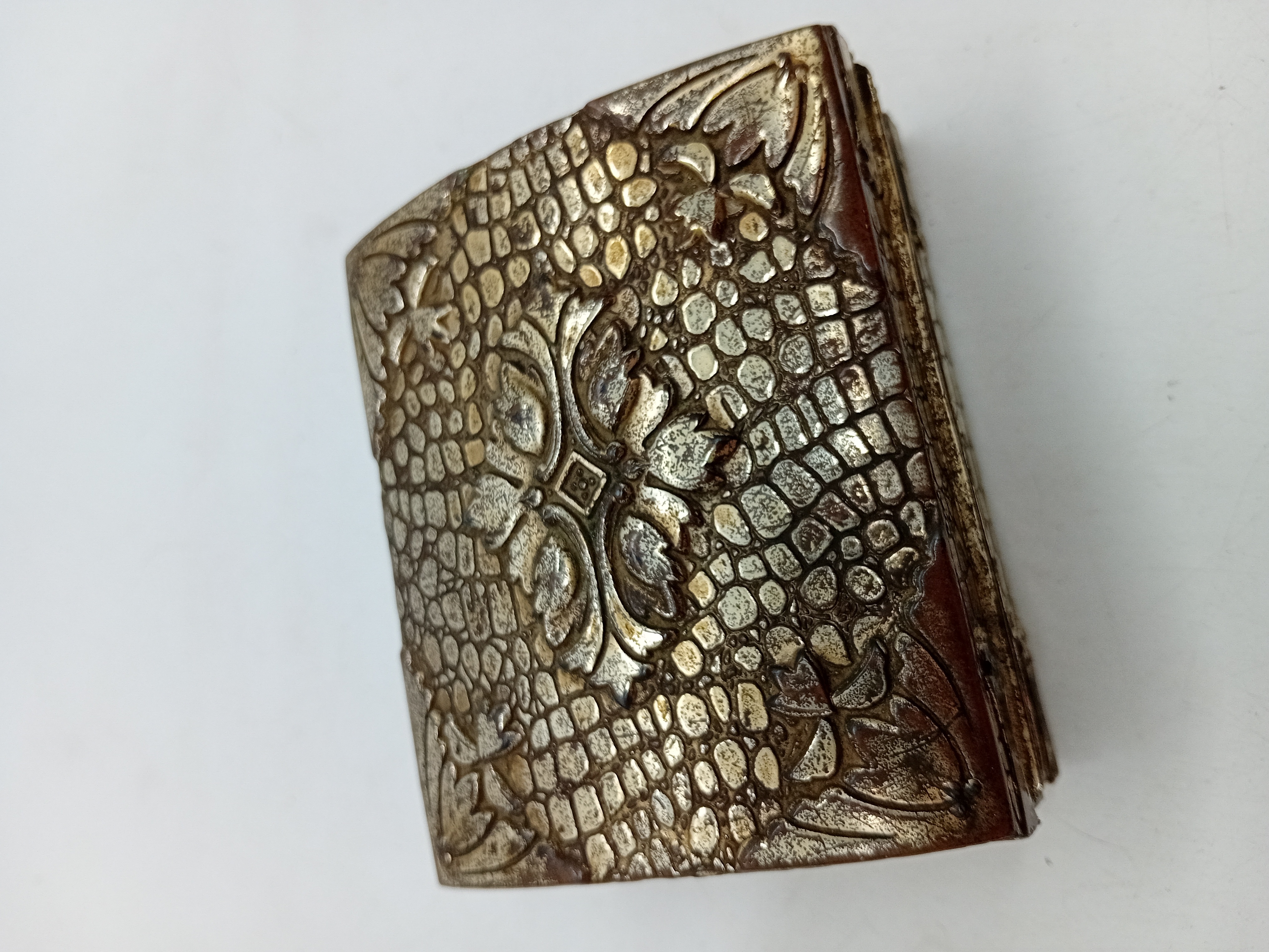 Boîte À Bijoux Vintage En Métal Repoussé