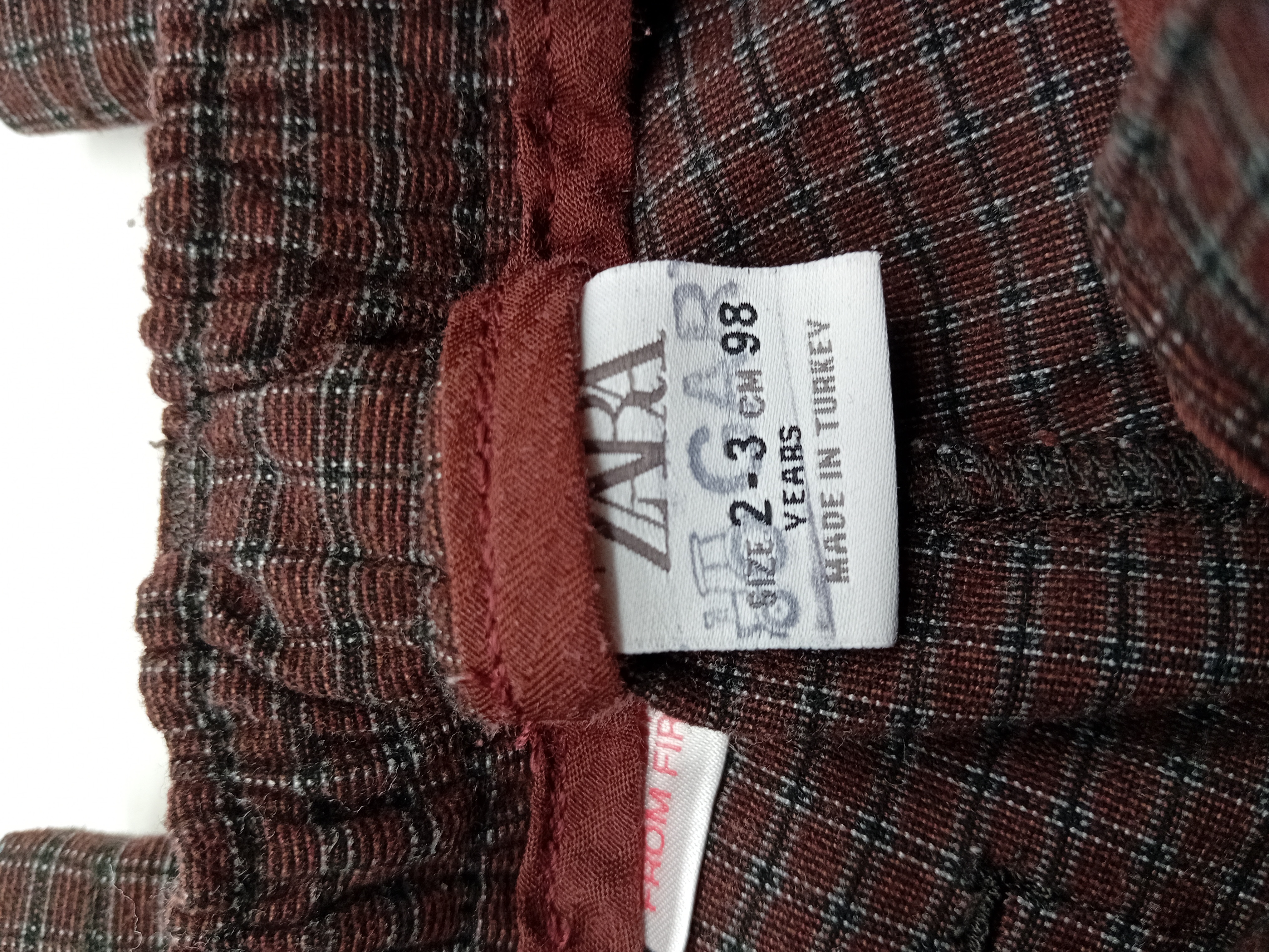 Pantalon À Carreaux Bordeaux Et Gris Zara