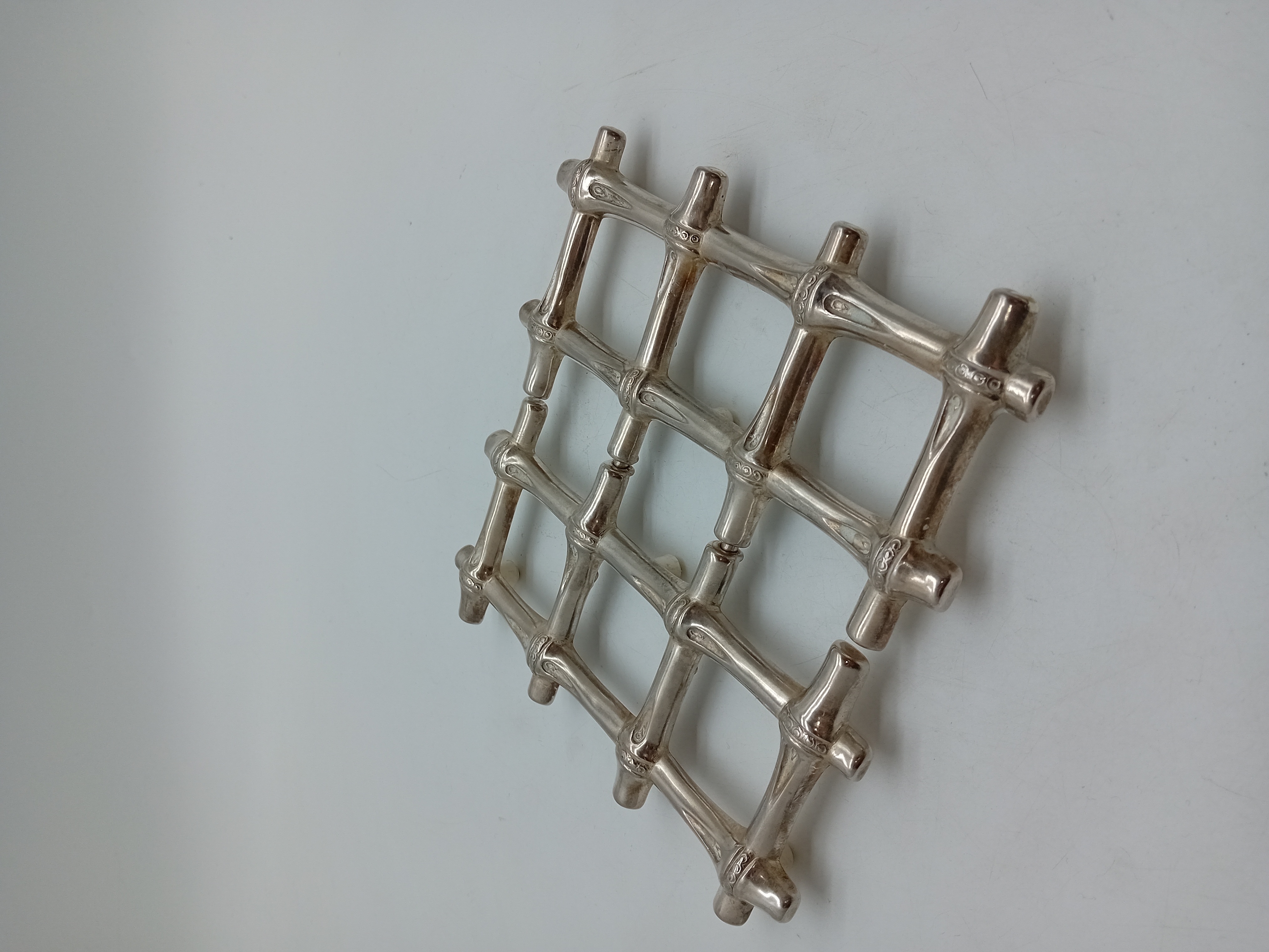 Dessous De Plat Extensible Metal Argente Bambou