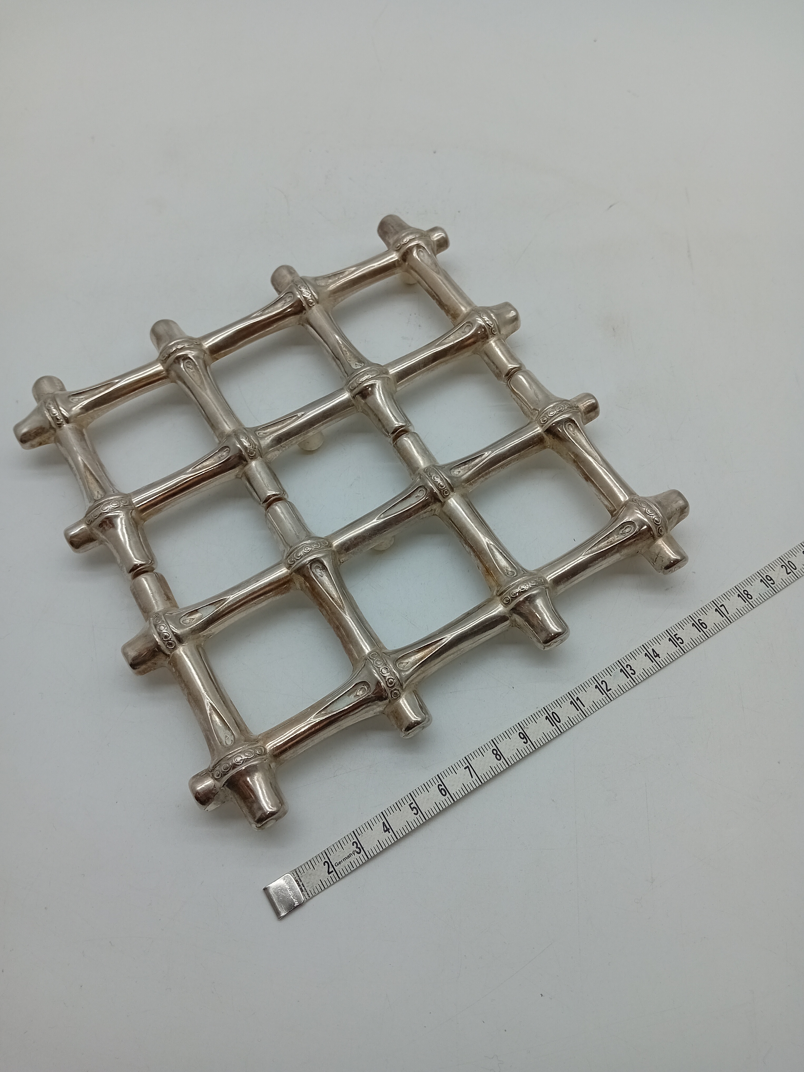 Dessous De Plat Extensible Metal Argente Bambou