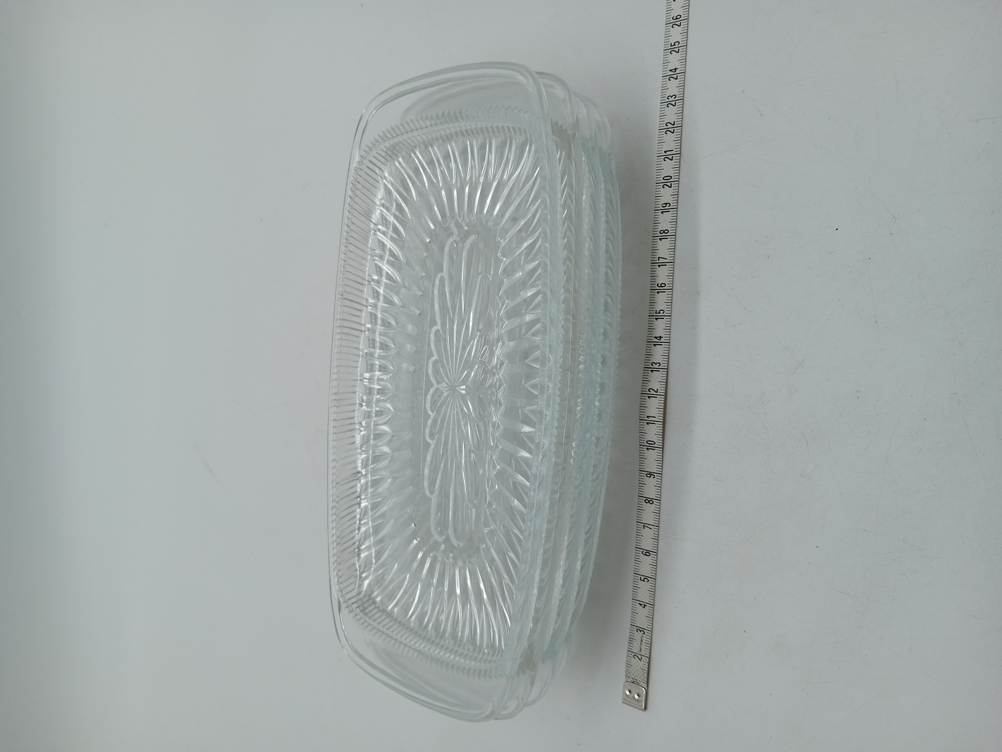 Lot De 4 Plats En Verre Ciselé Vintage