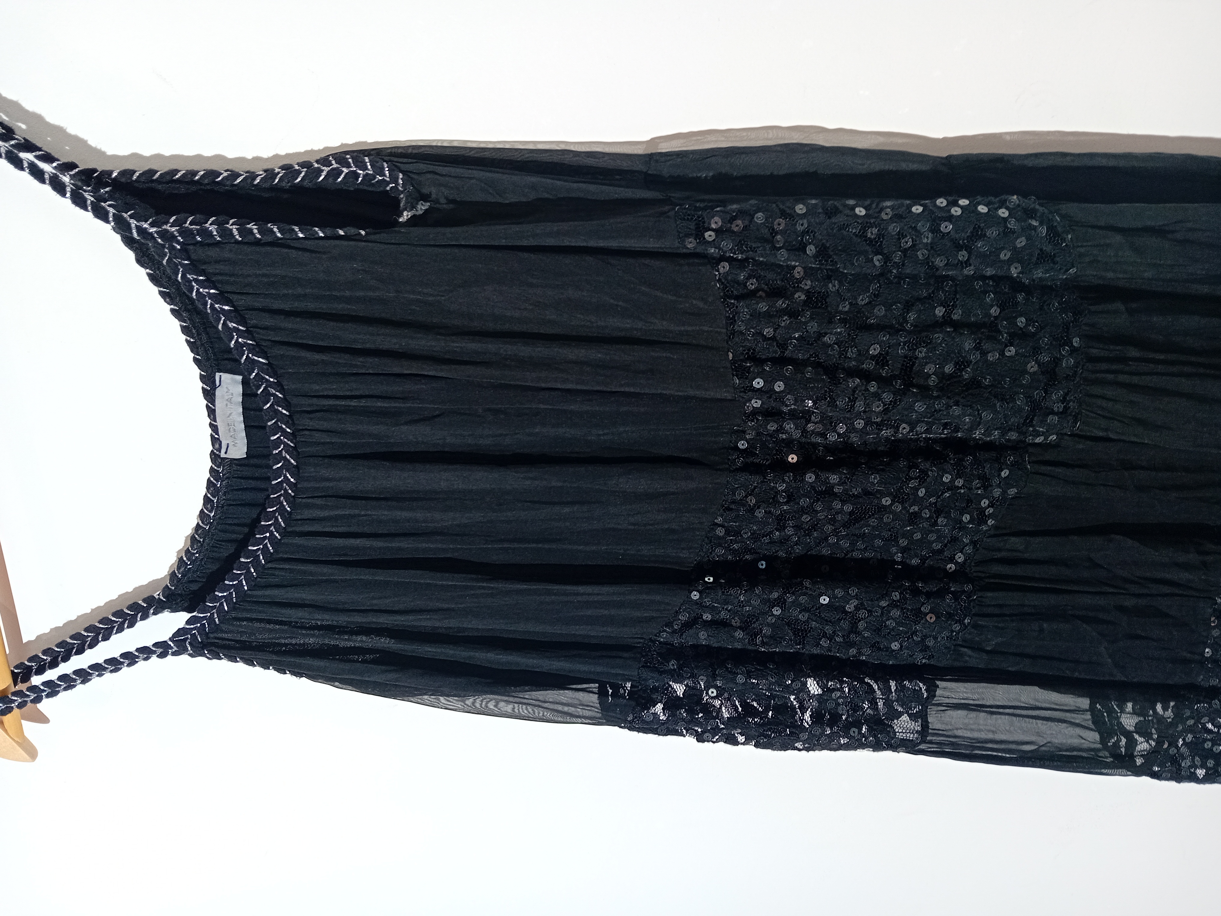 Robe en Soie Noire Sequins