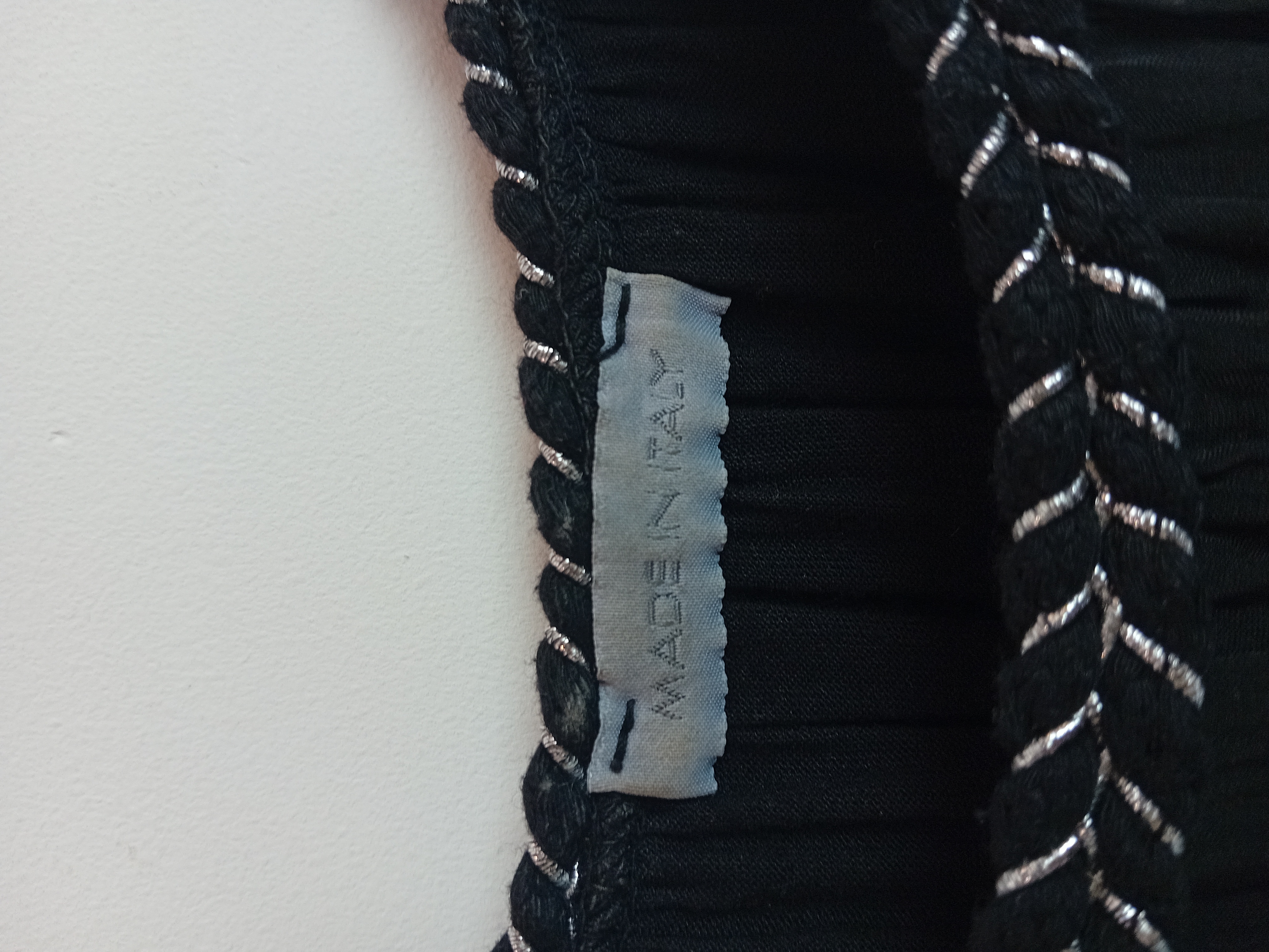 Robe en Soie Noire Sequins