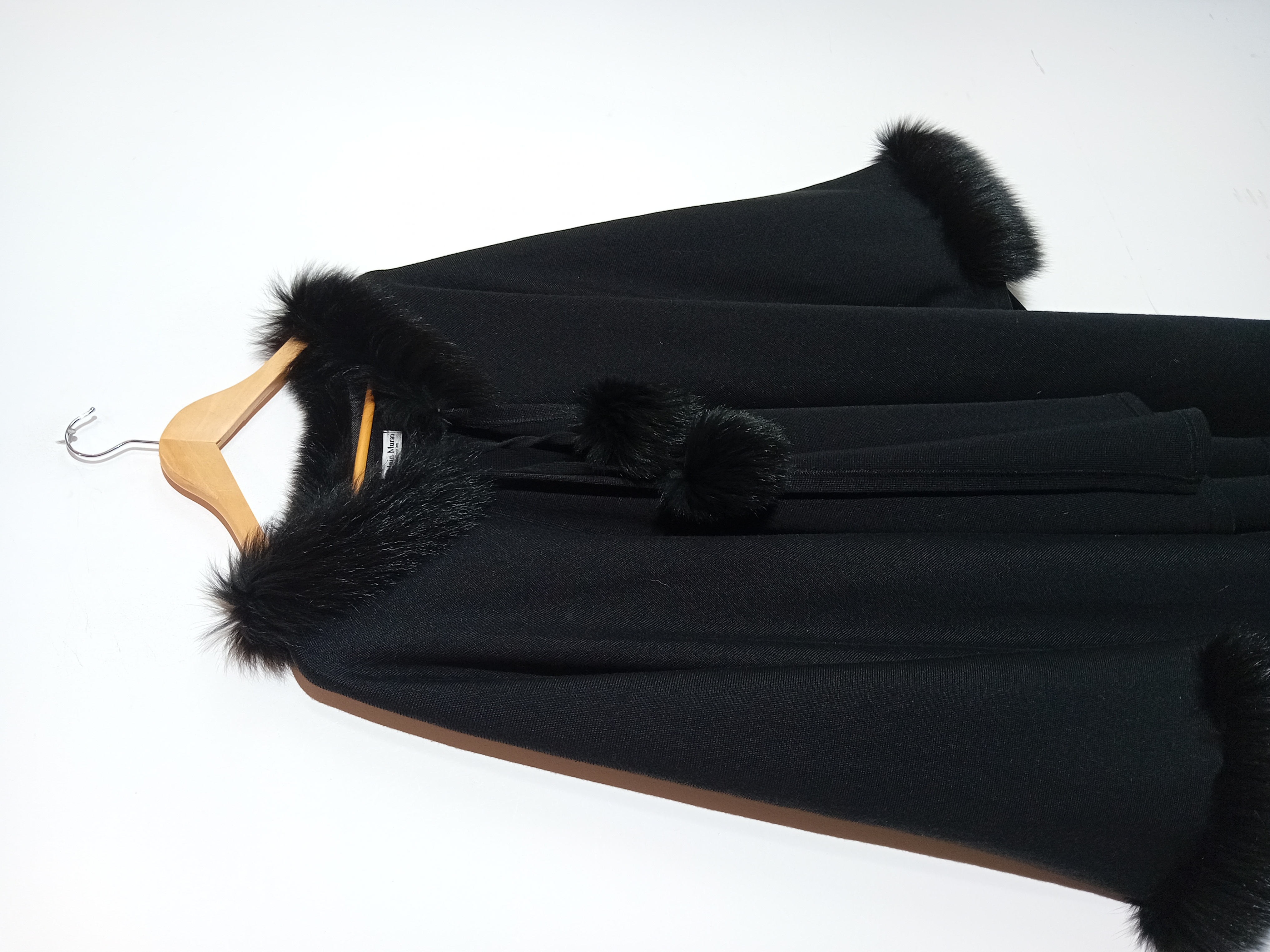 Cape Noire Alain Murati En Laine