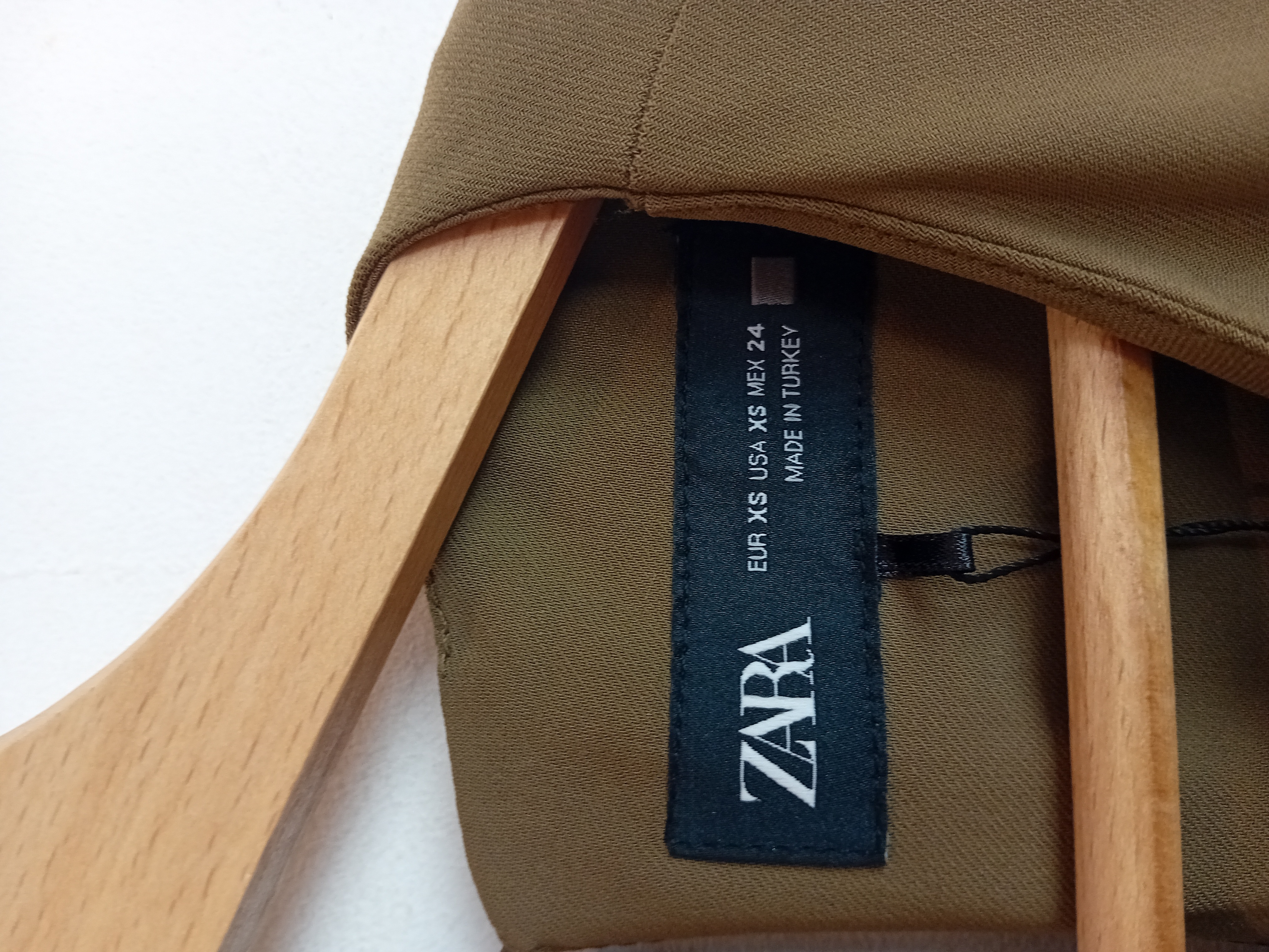 Robe Longue Plissée Kaki Zara Xs