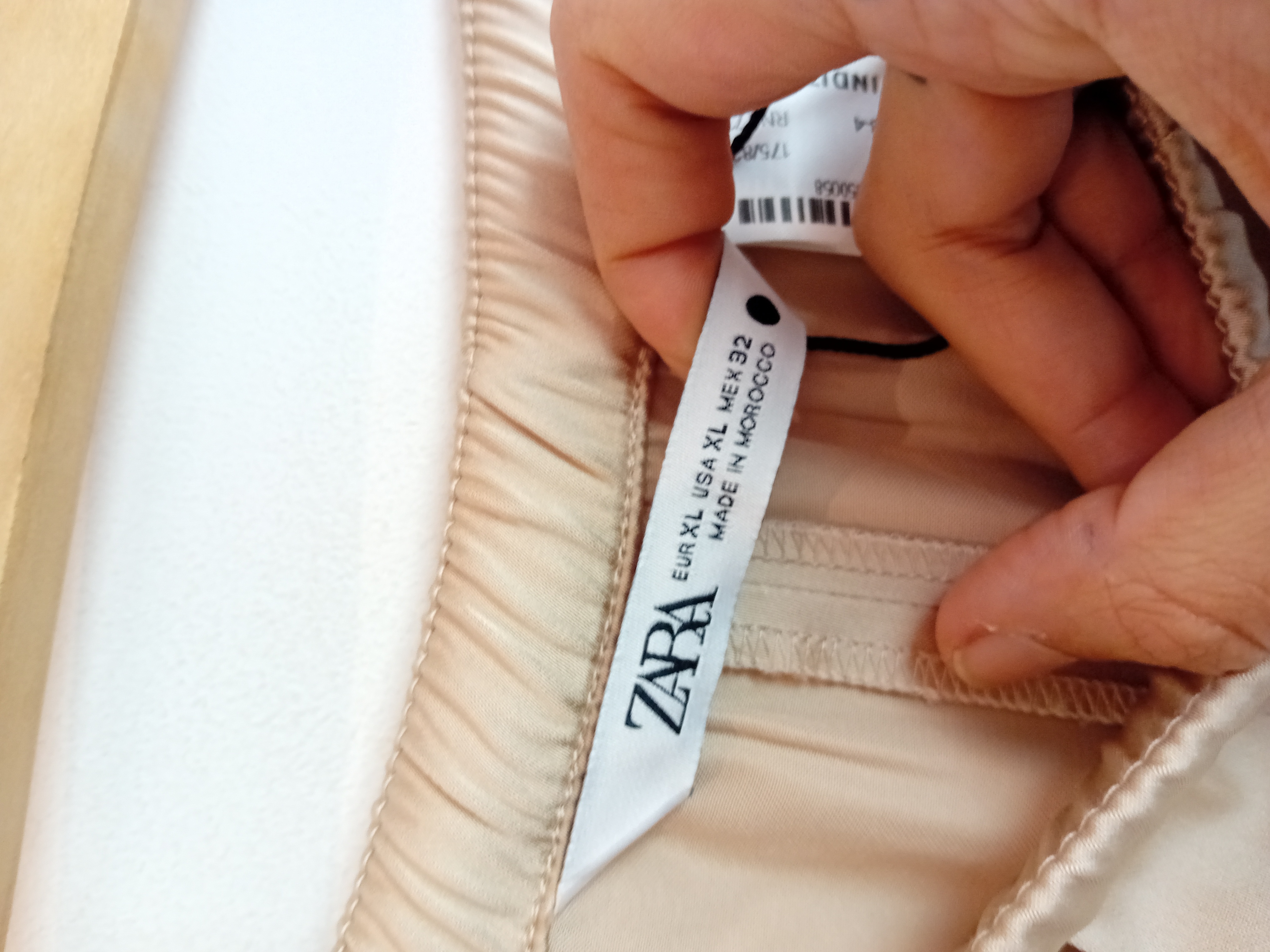 Pantalon Large Satin Beige Zara