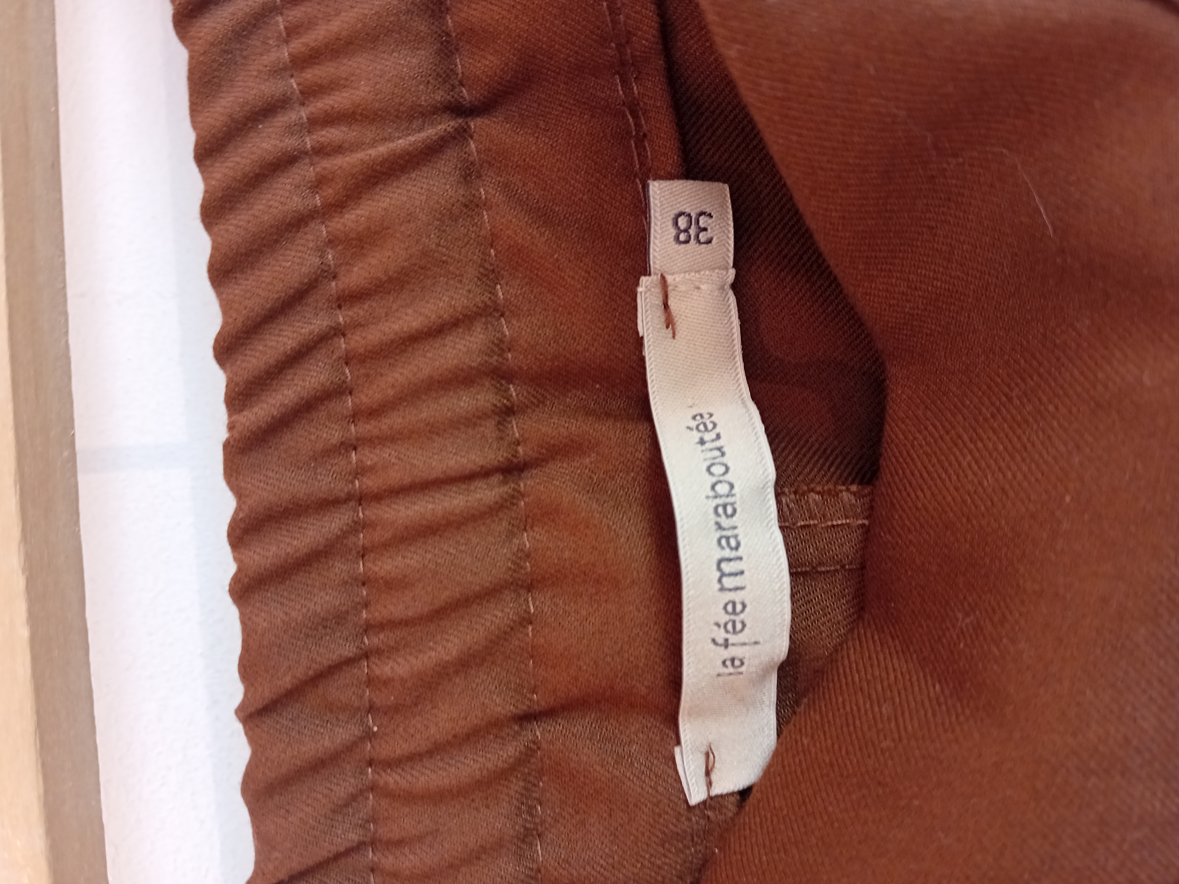 Pantalon Carotte Marron La Fée Maraboutée