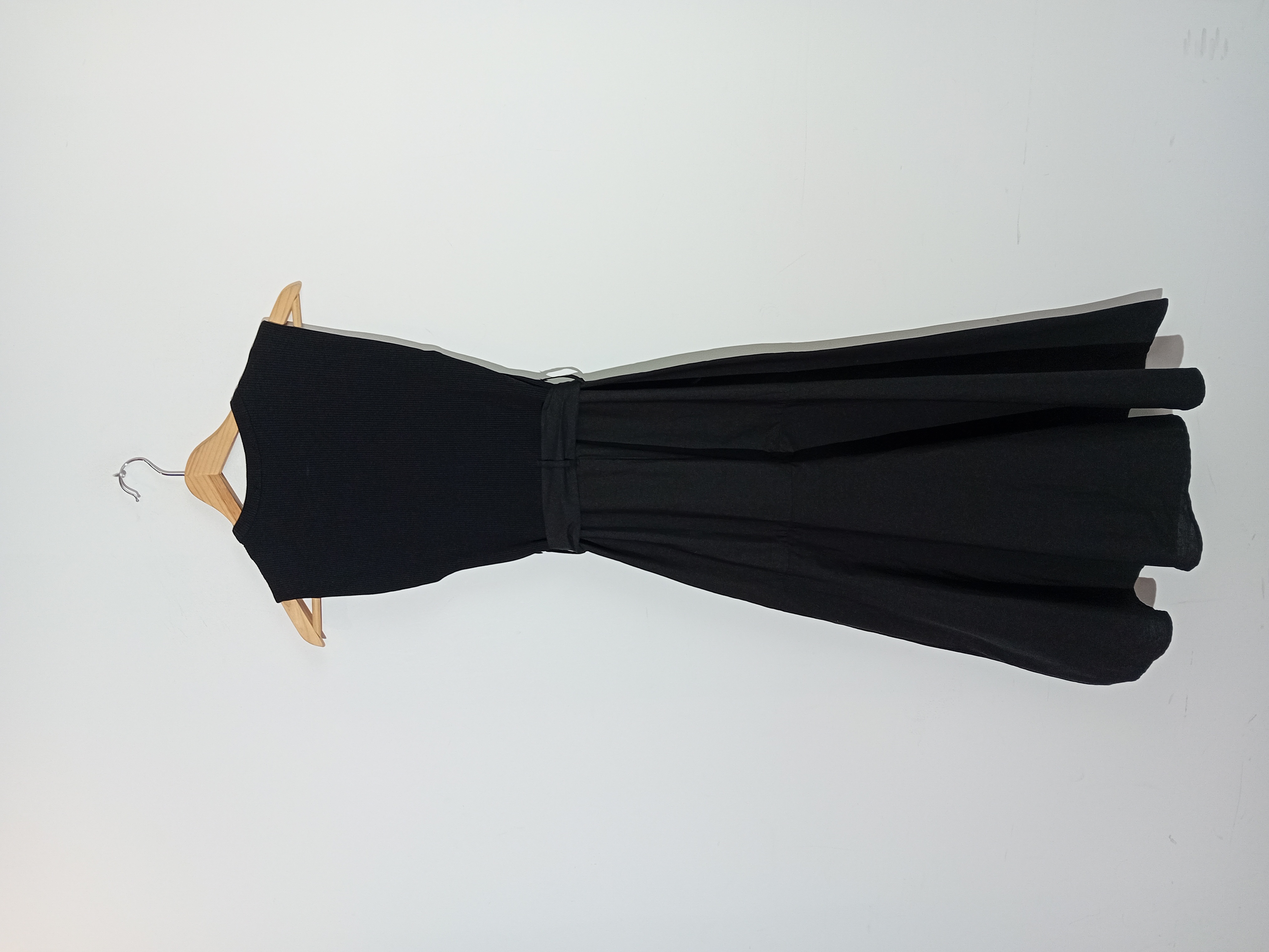 Robe Midi Noire Sans Manches Zara