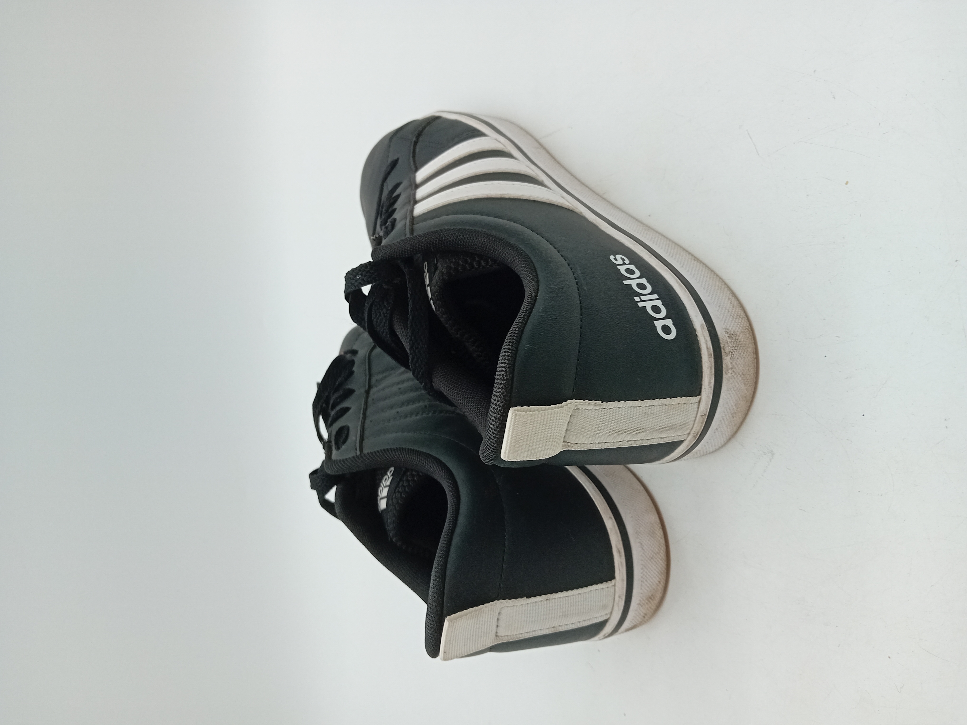 Baskets Adidas Noires
