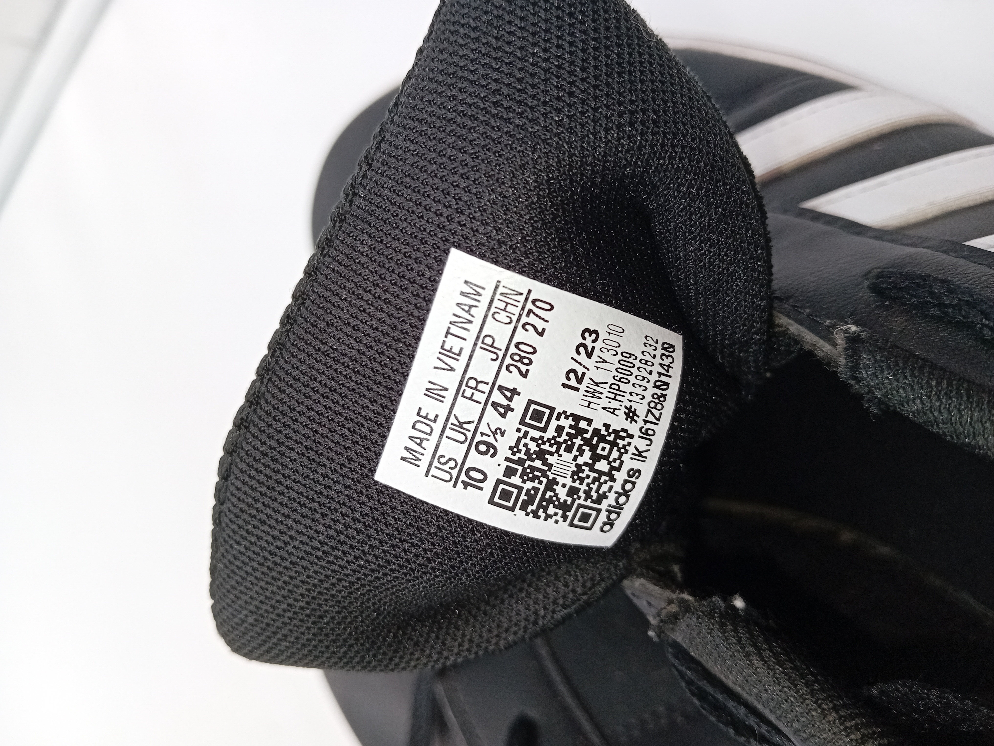 Baskets Adidas Noires
