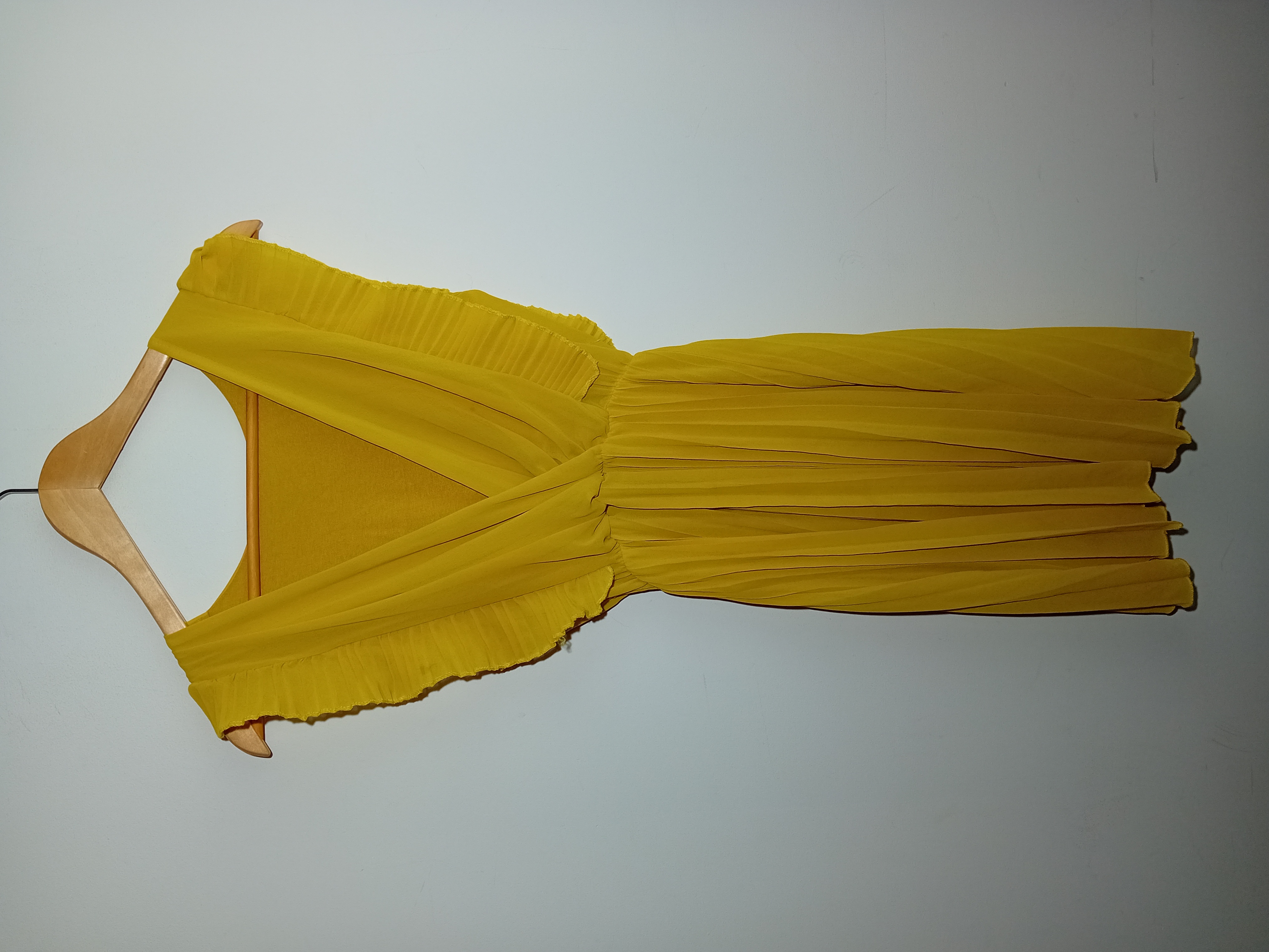 Robe Plissée Moutarde Cache-coeur
