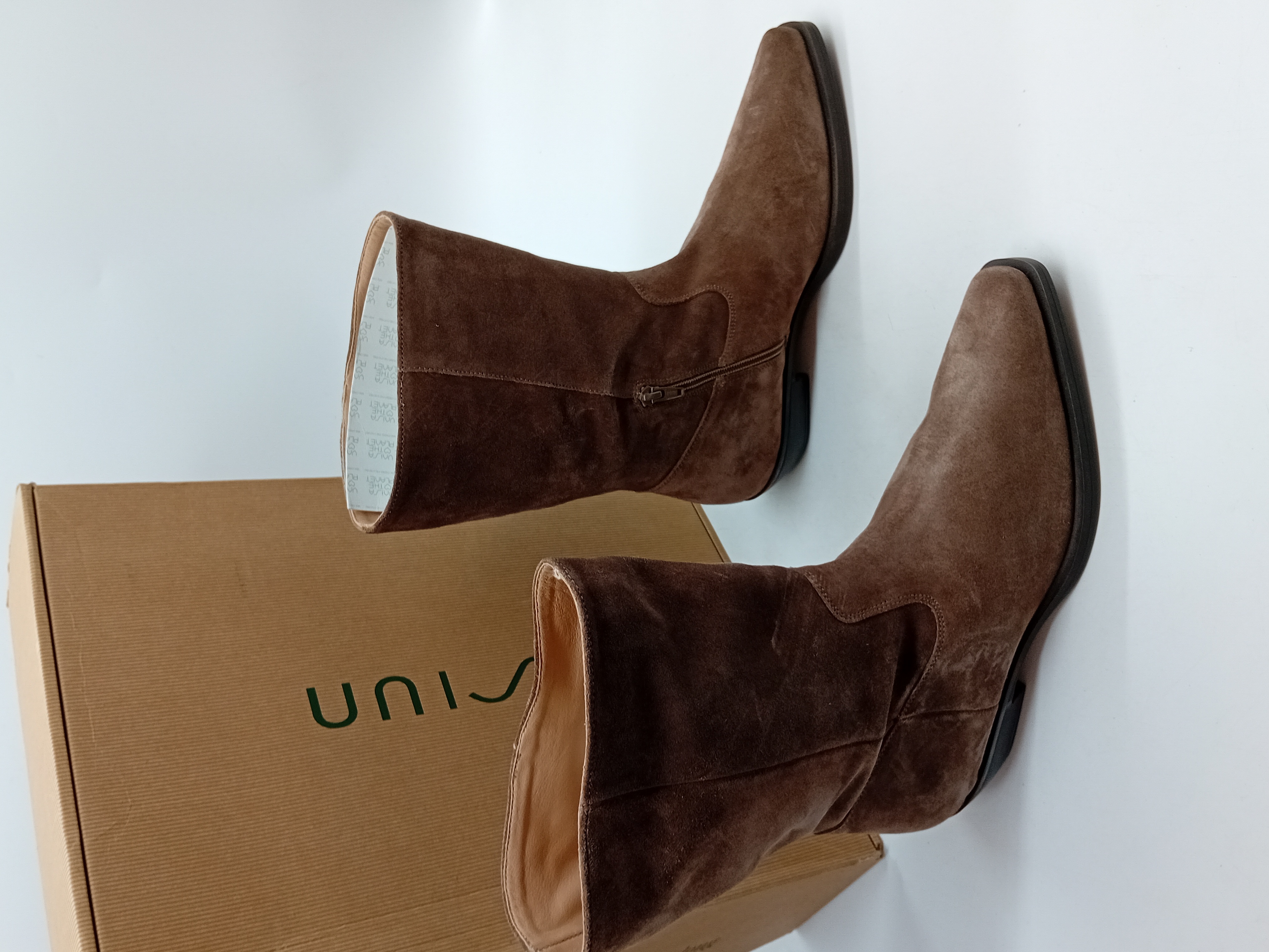 Bottes Daim Taupe Unisa 41