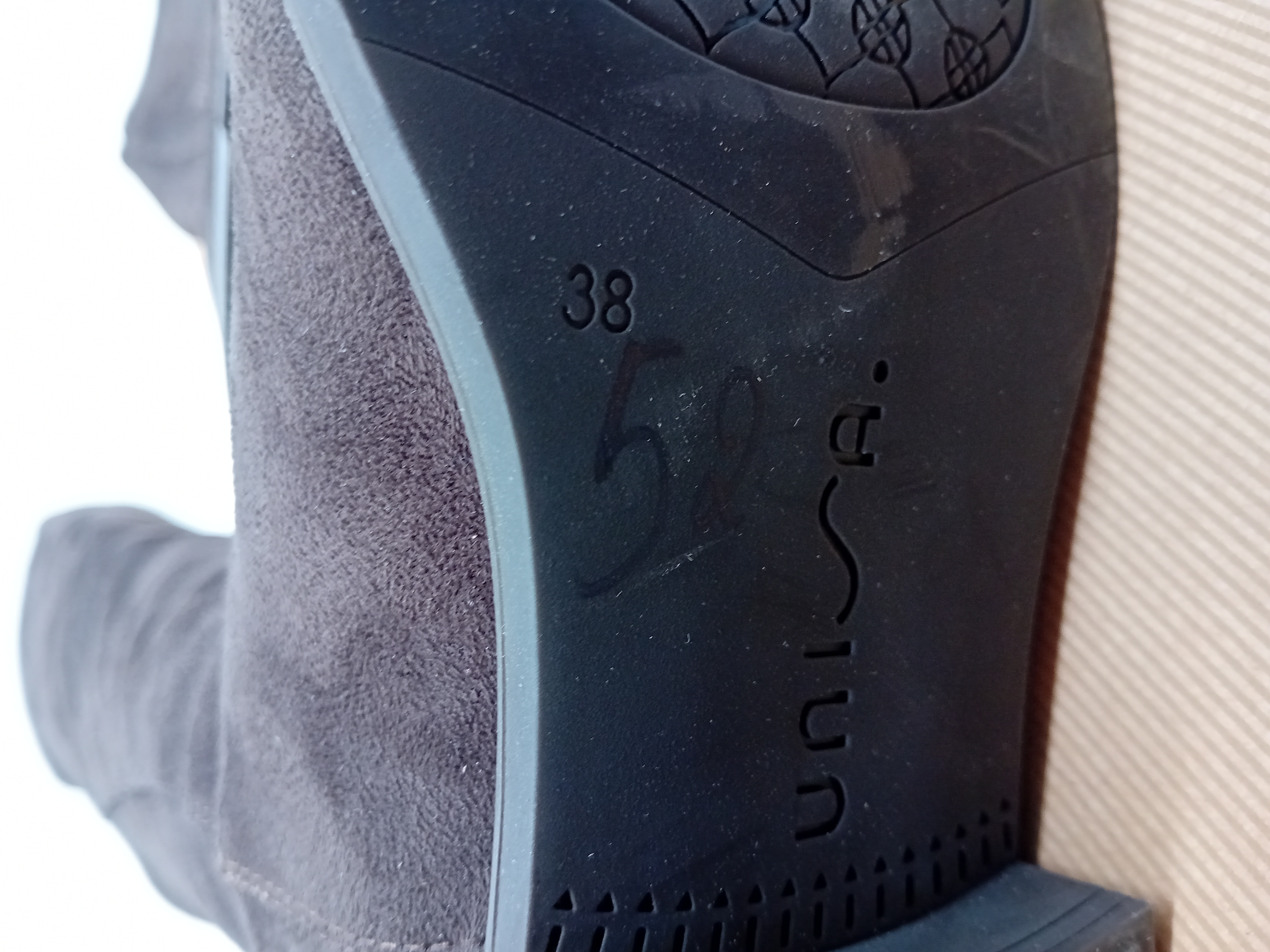 Bottes Hautes En Daim Marron Unisa