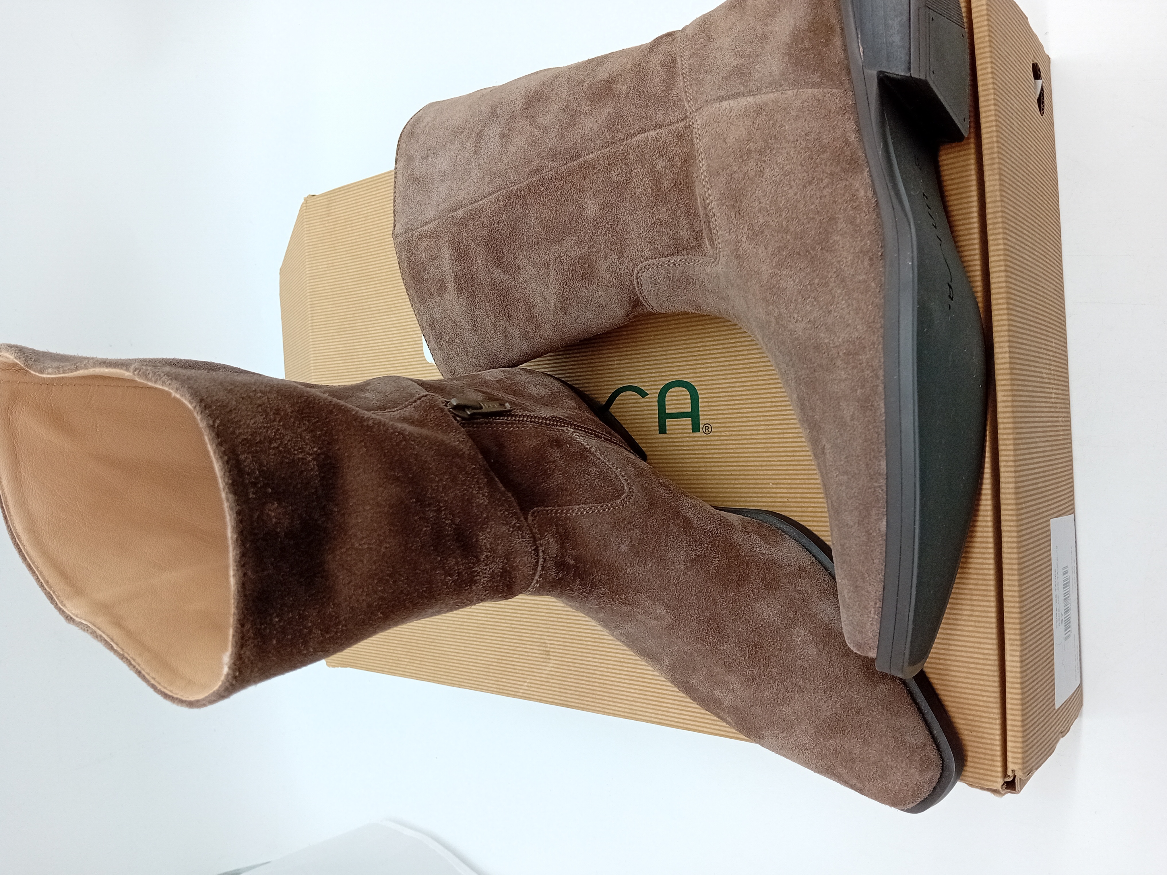 Bottes En Daim Taupe Unisa 37