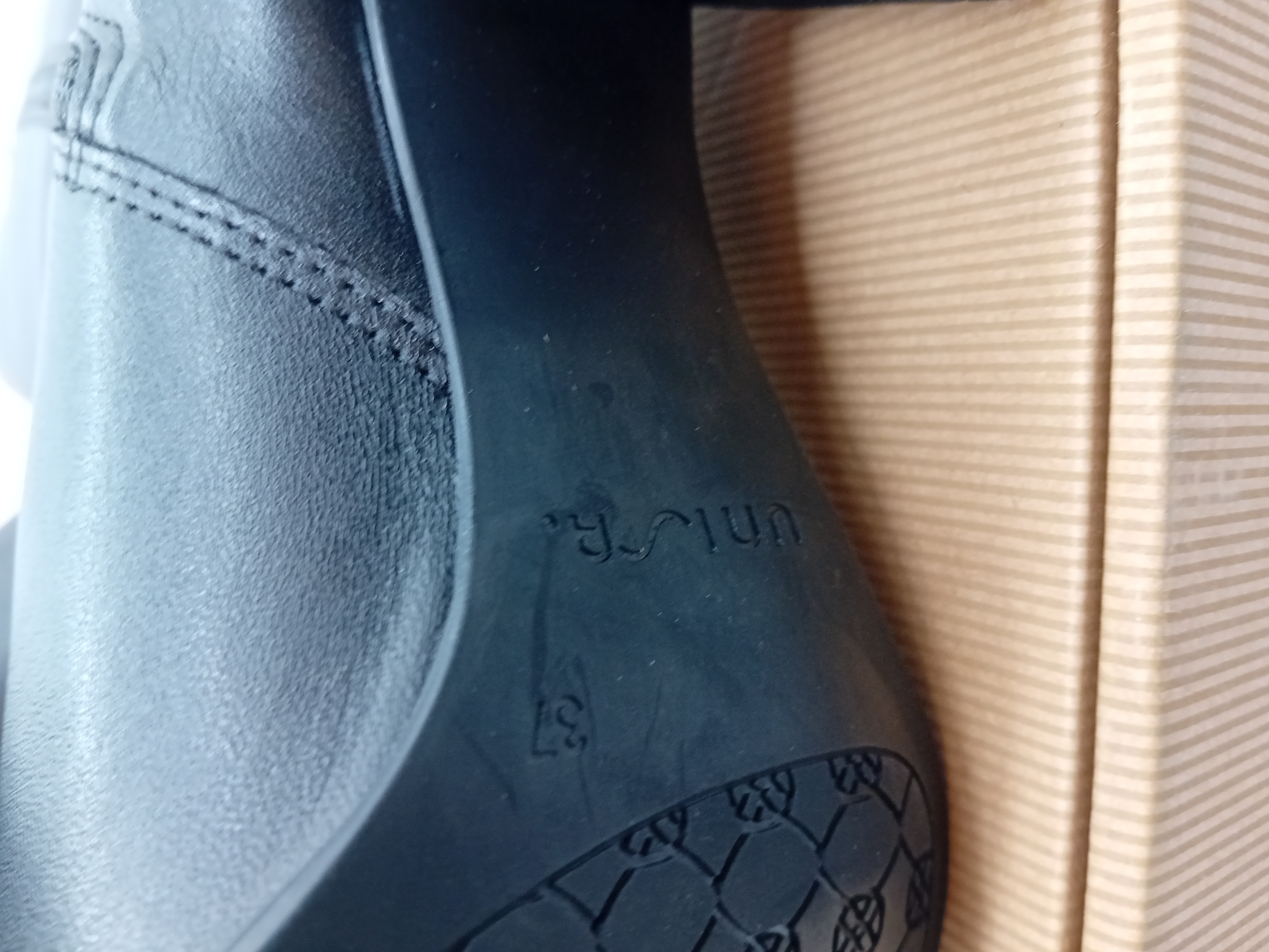 Bottes Hautes En Cuir Noir Unisa