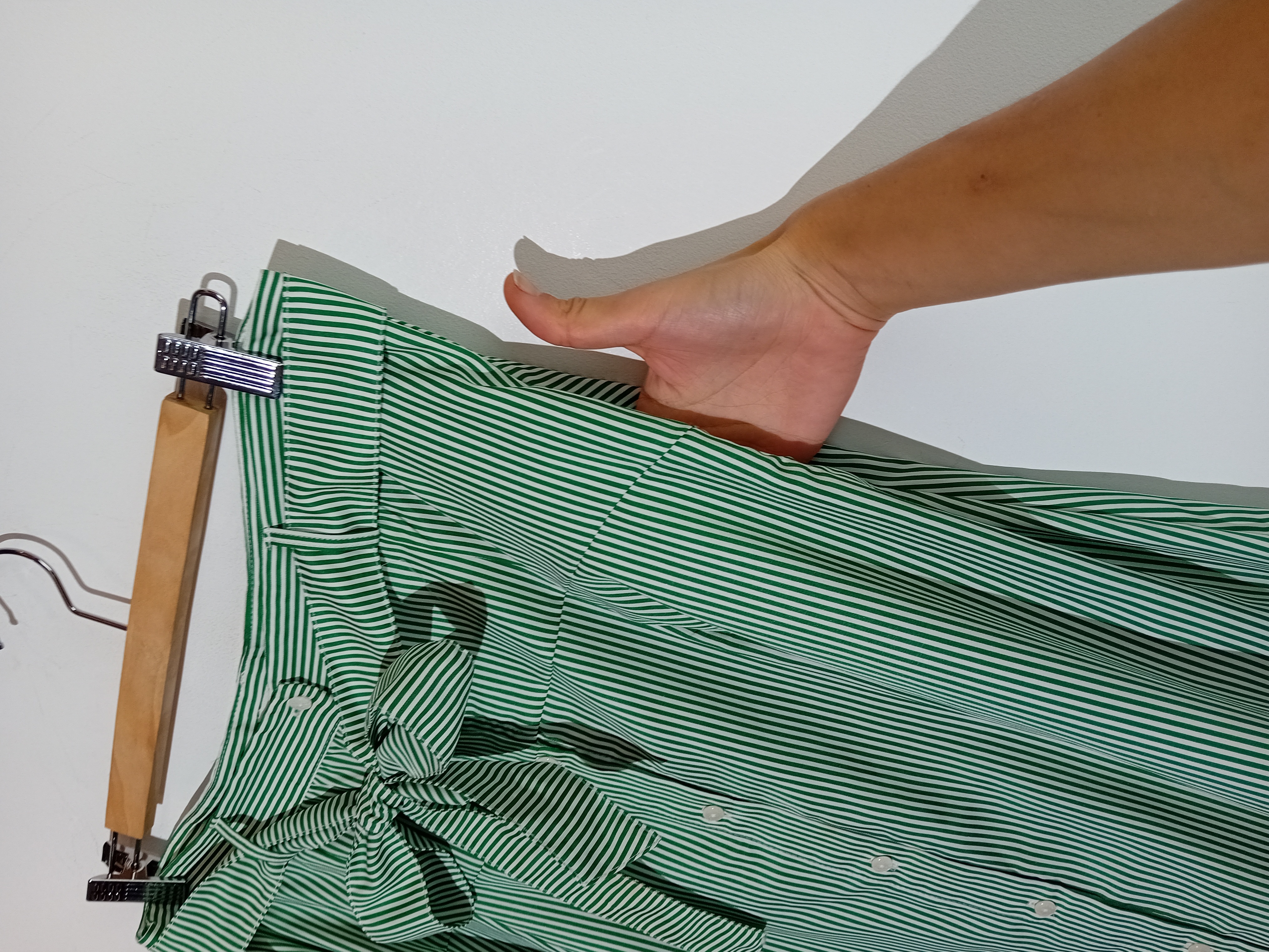 Jupe midi à rayures vertes et blanches Naf Naf