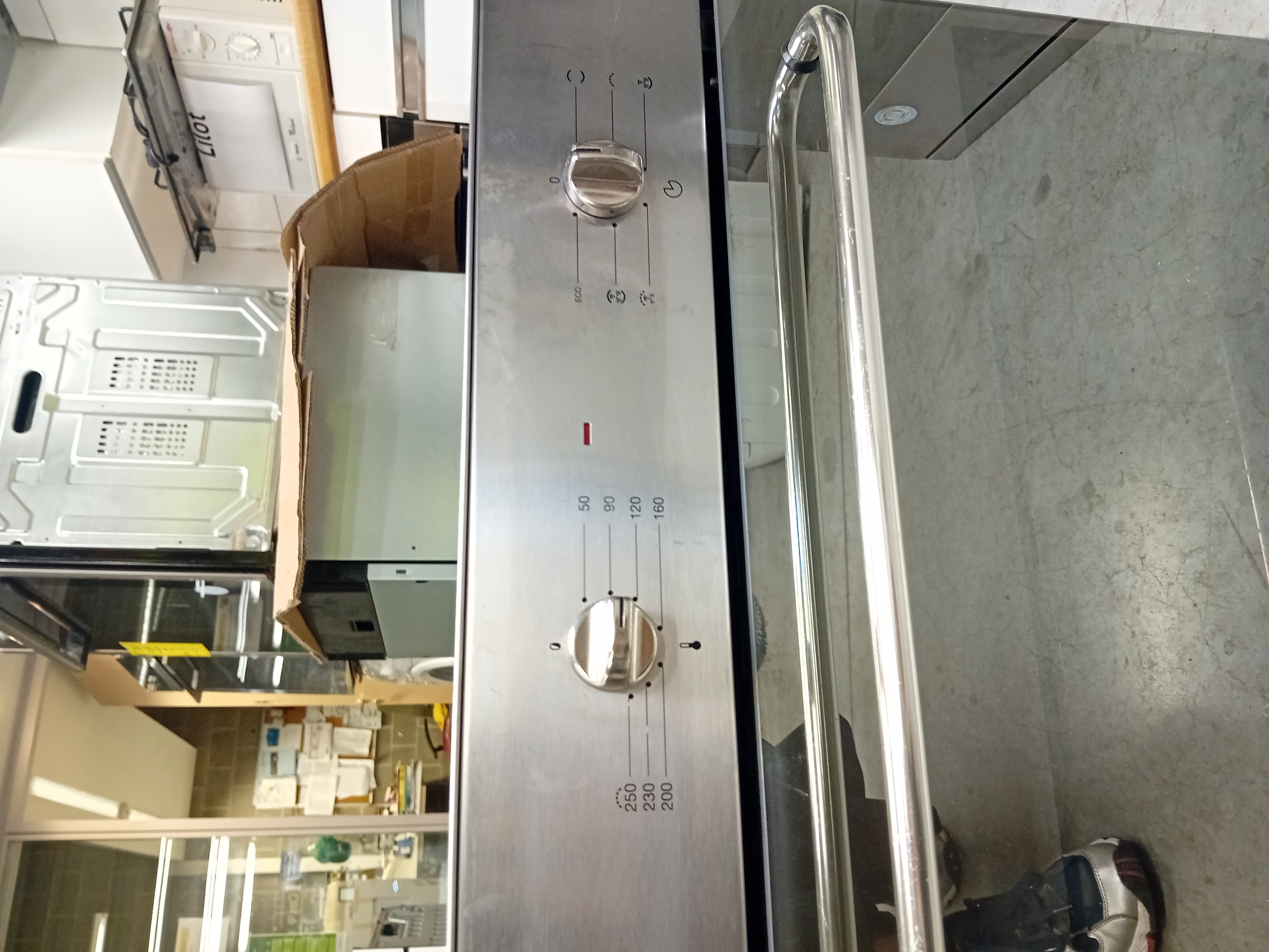 Four encastrable Smeg en acier inoxydable
