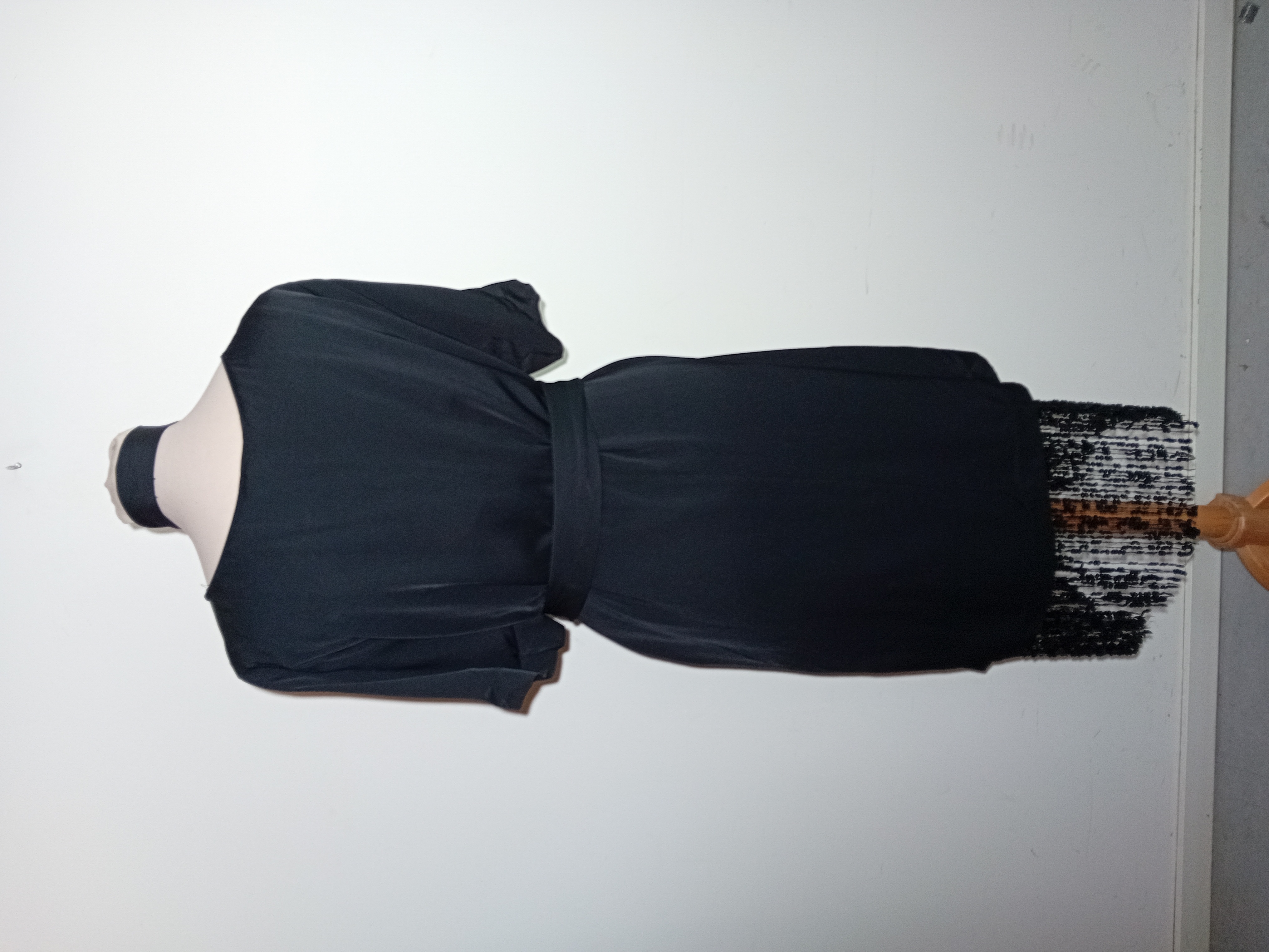 Robe Noire Élégante Sequins Twinset Xl