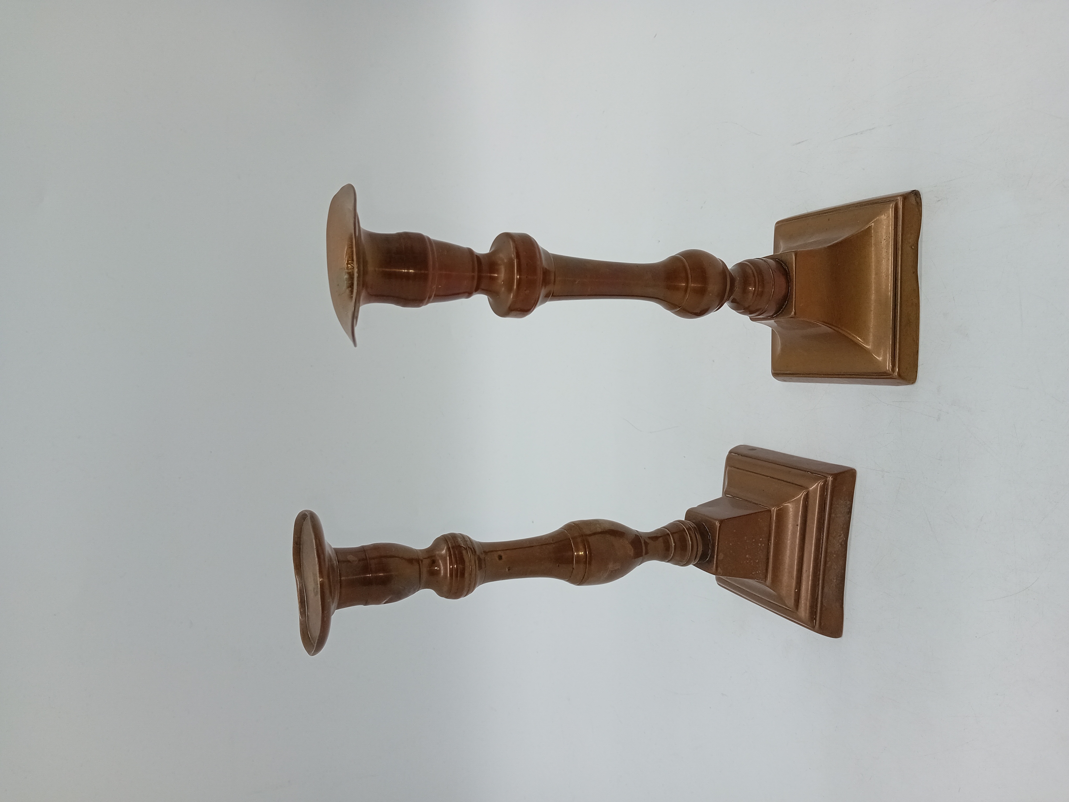 Paire De Bougeoirs Anciens En Laiton