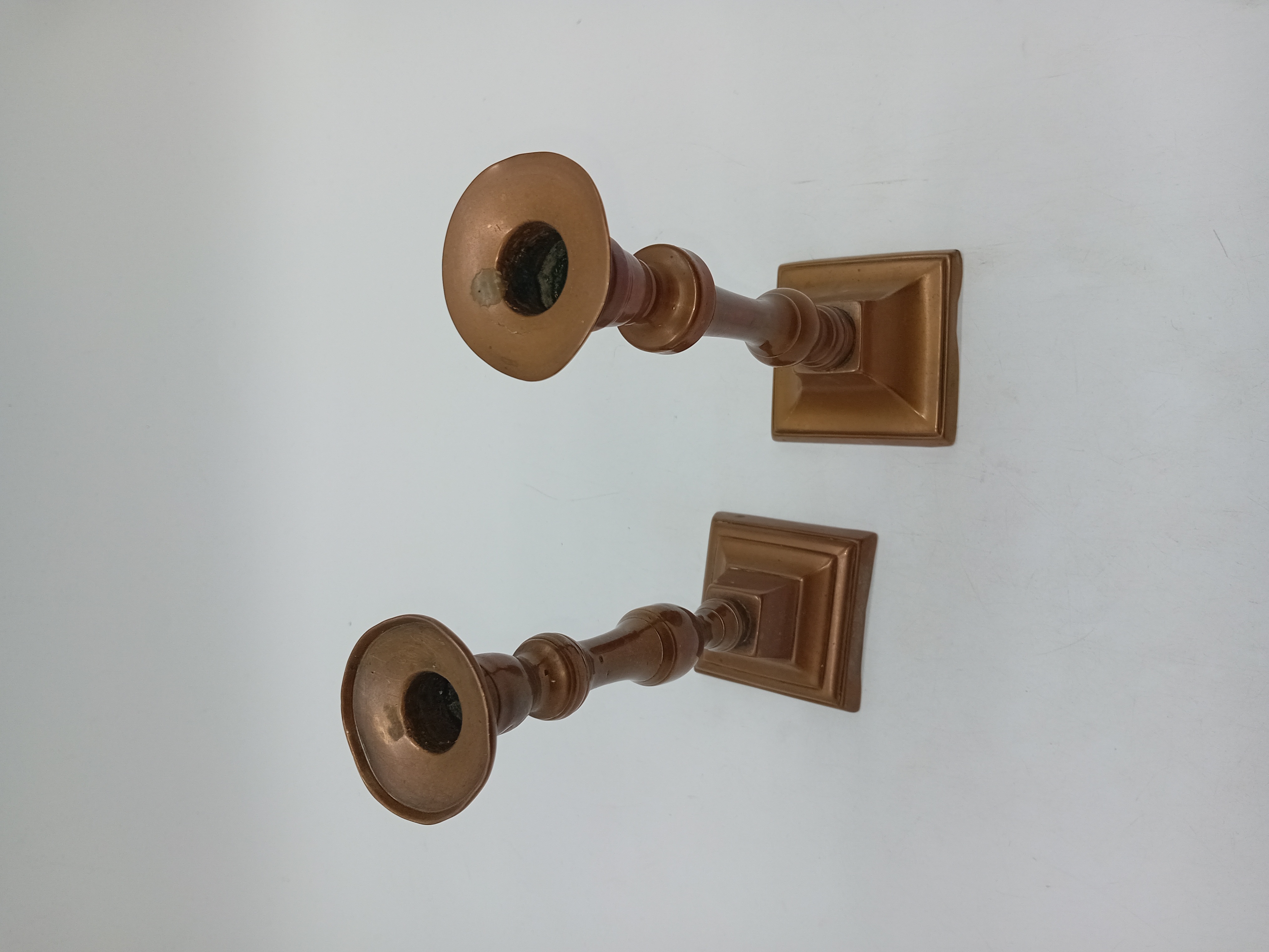 Paire De Bougeoirs Anciens En Laiton