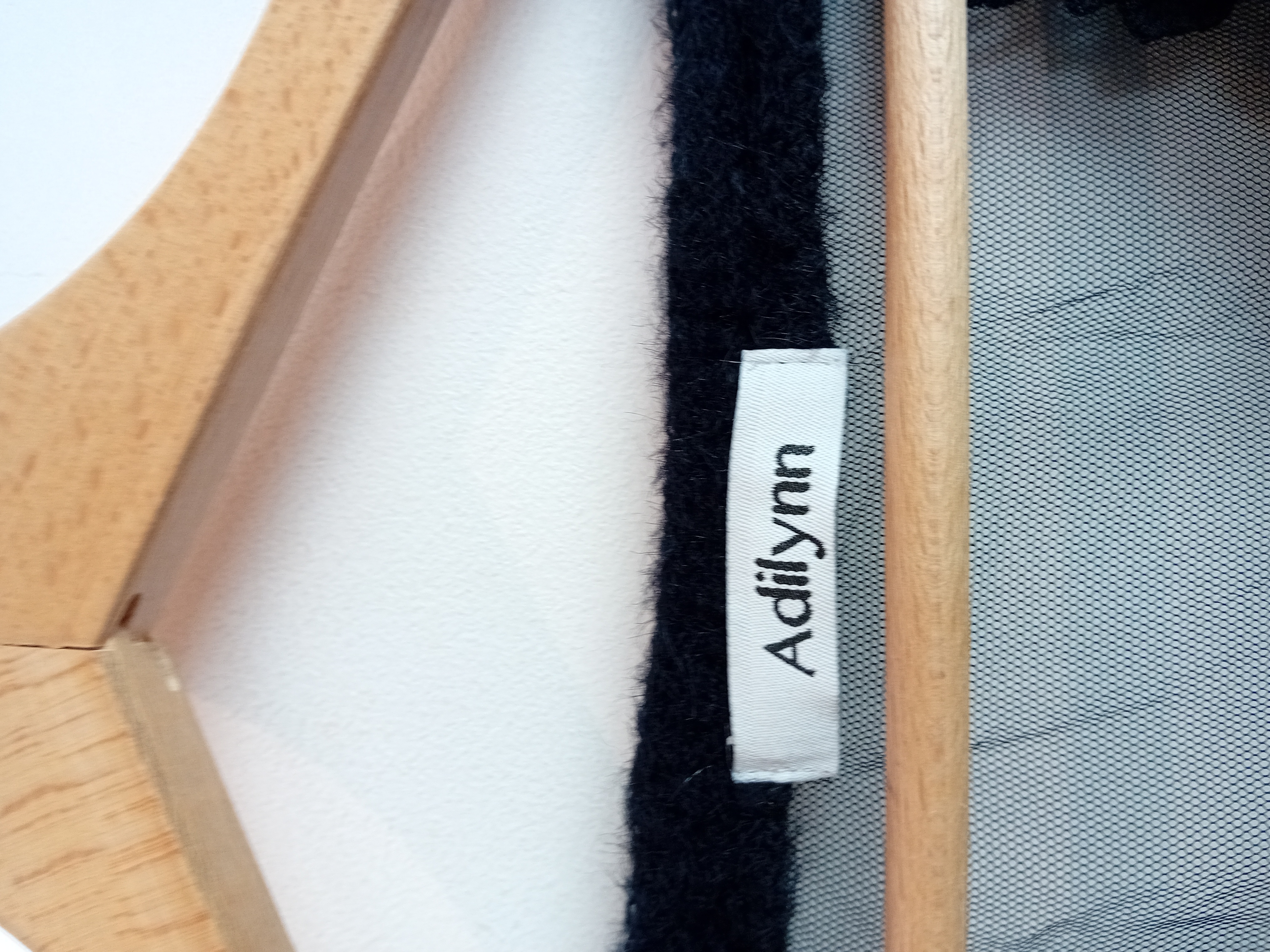 Pull Noir Dentelle Adilynn
