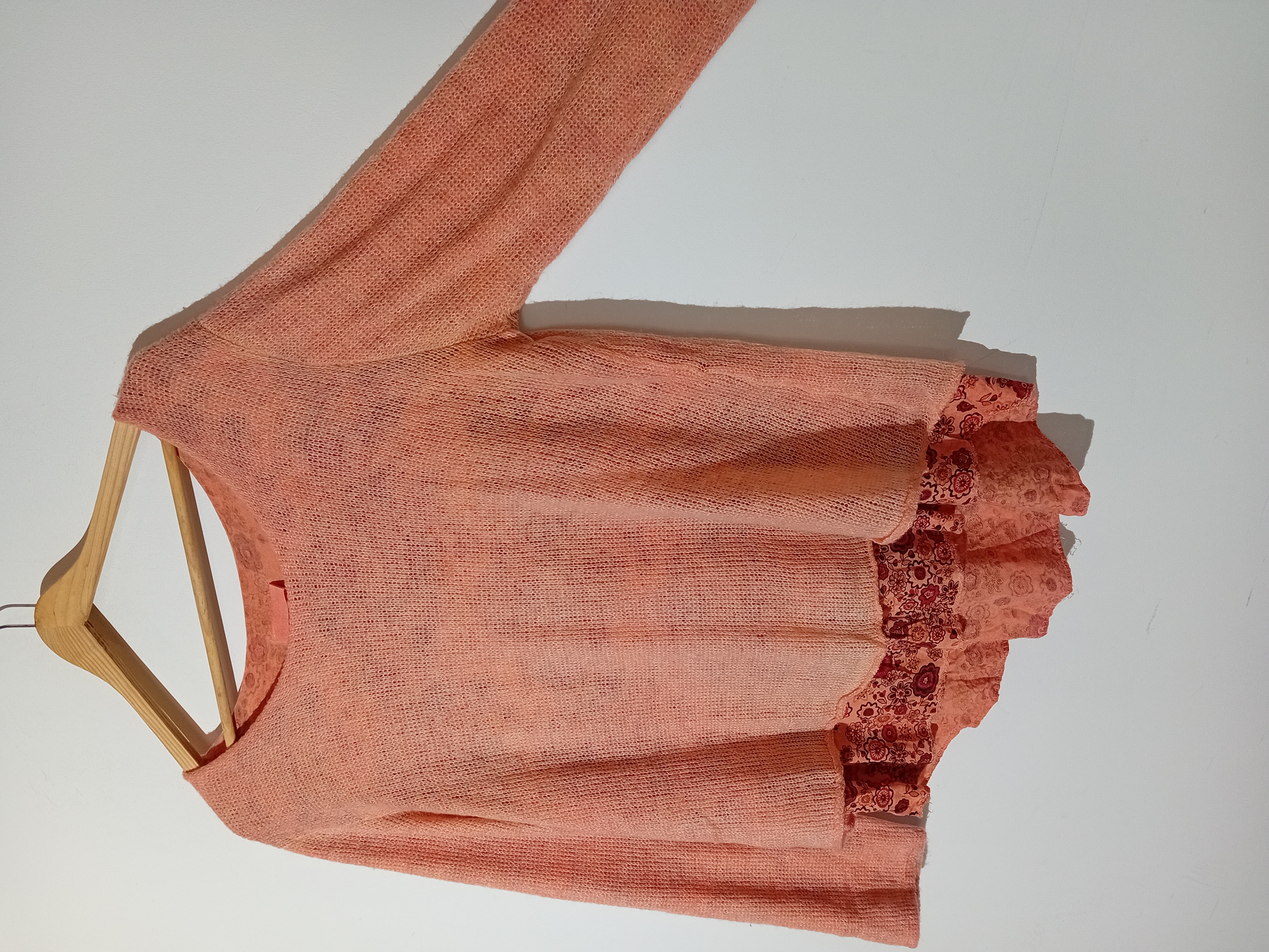 Pull En Maille Mohair Corail Détails Floraux