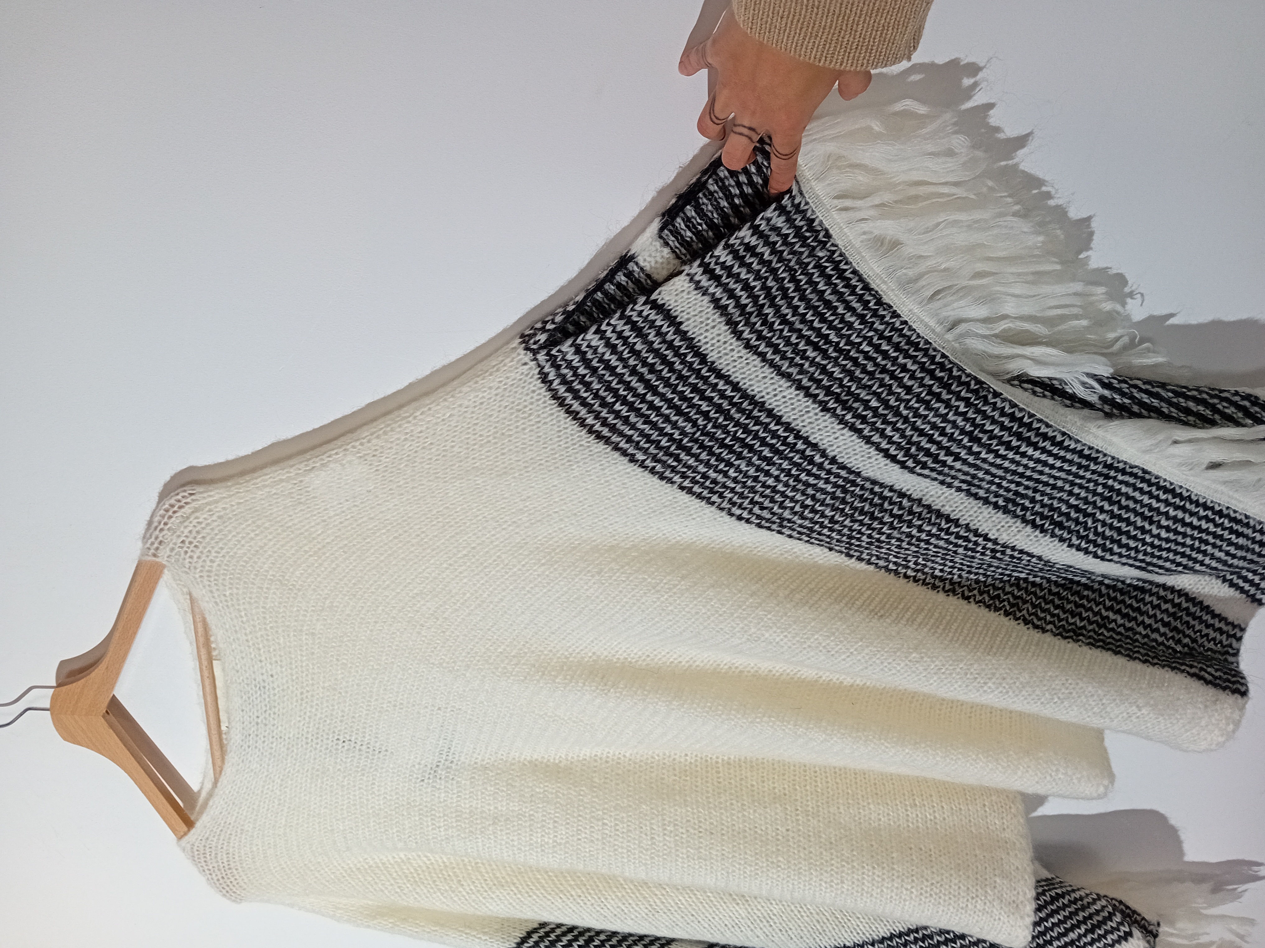 Poncho 8pm Maille Mohair Blanc Noir