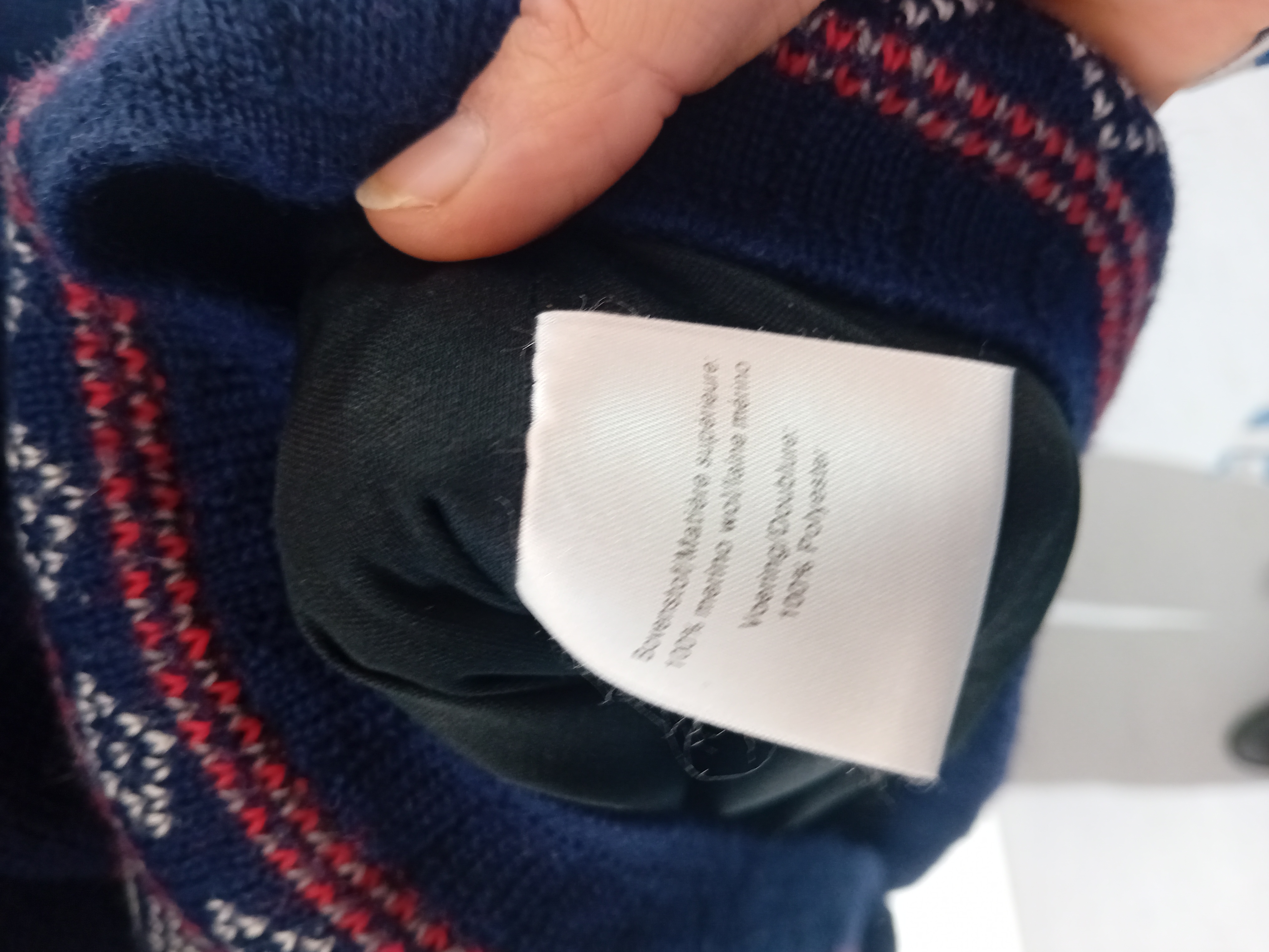 Pull en laine mérinos bleu marine à motifs nordiques