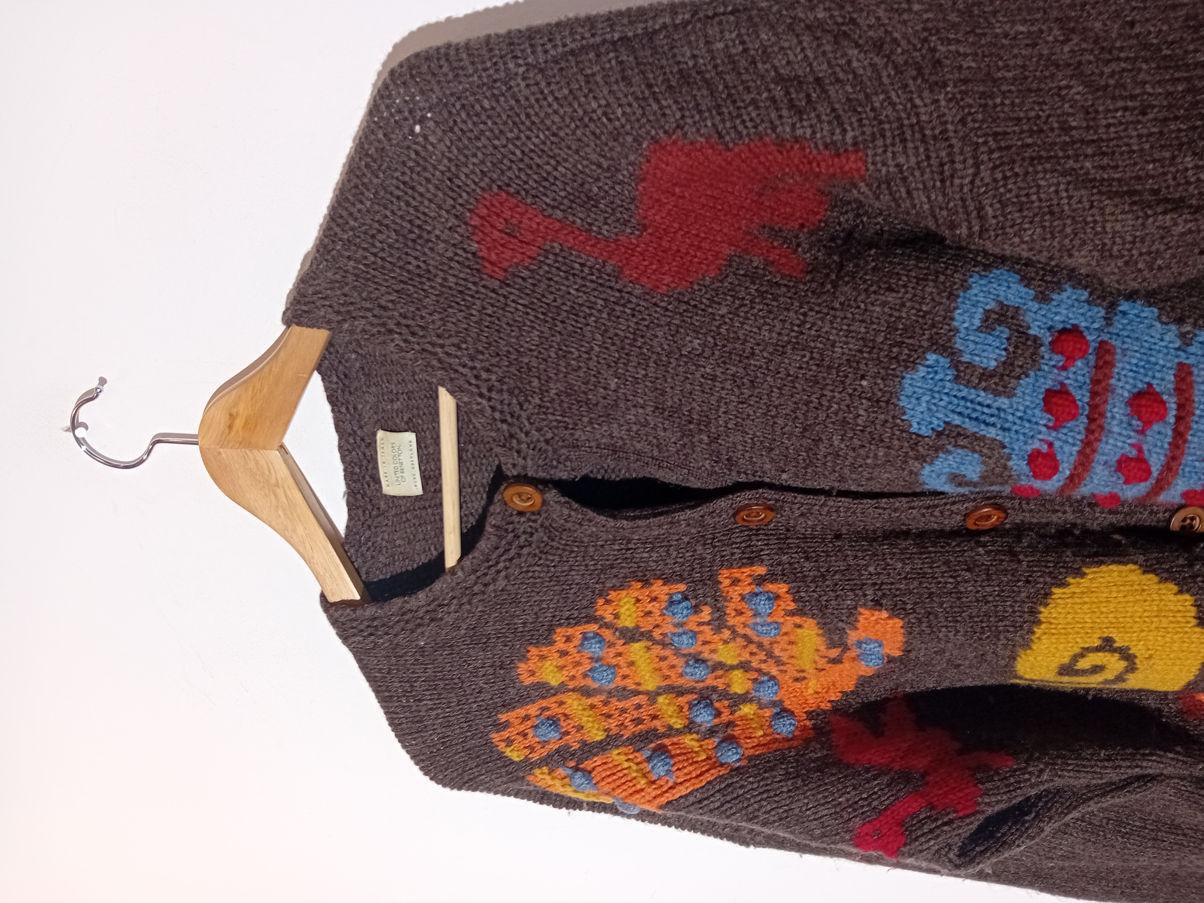 Gilet en laine Shetland marron avec motifs colorés