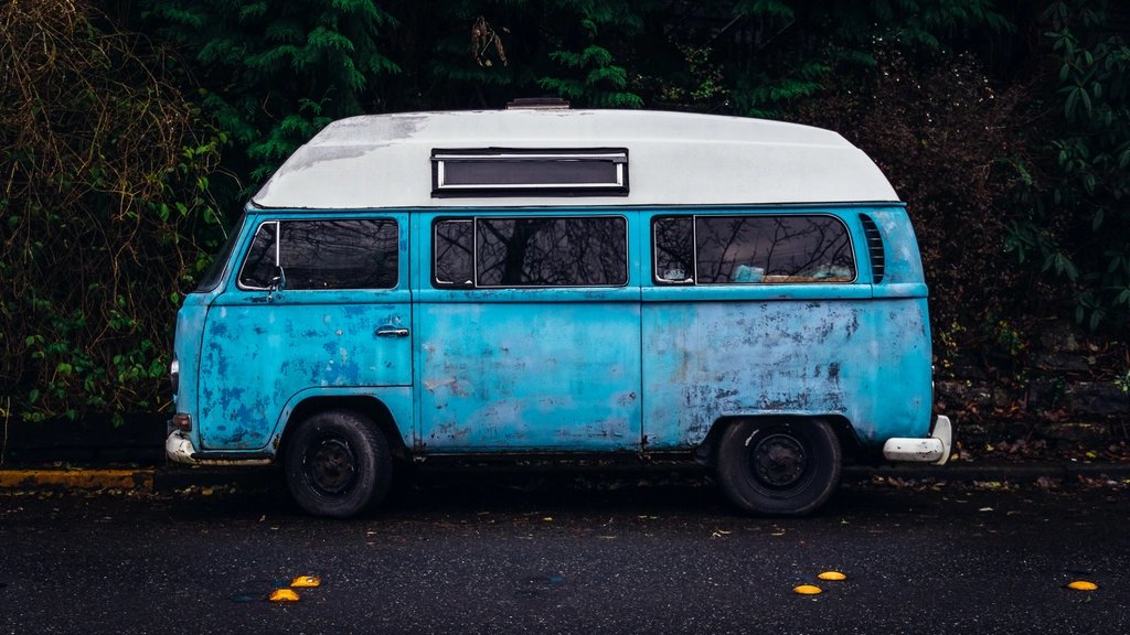 Combi bleu am&eacute;nag&eacute;, pour partir &agrave; deux